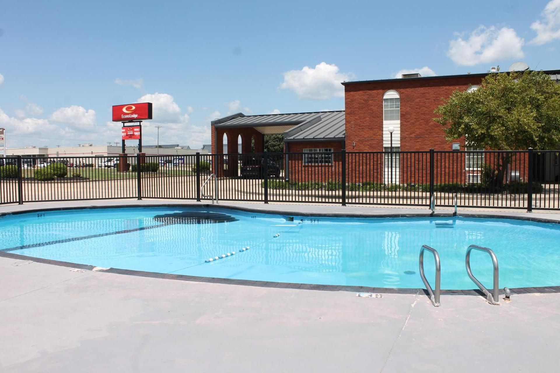 Econo lodge Kennett photo 16