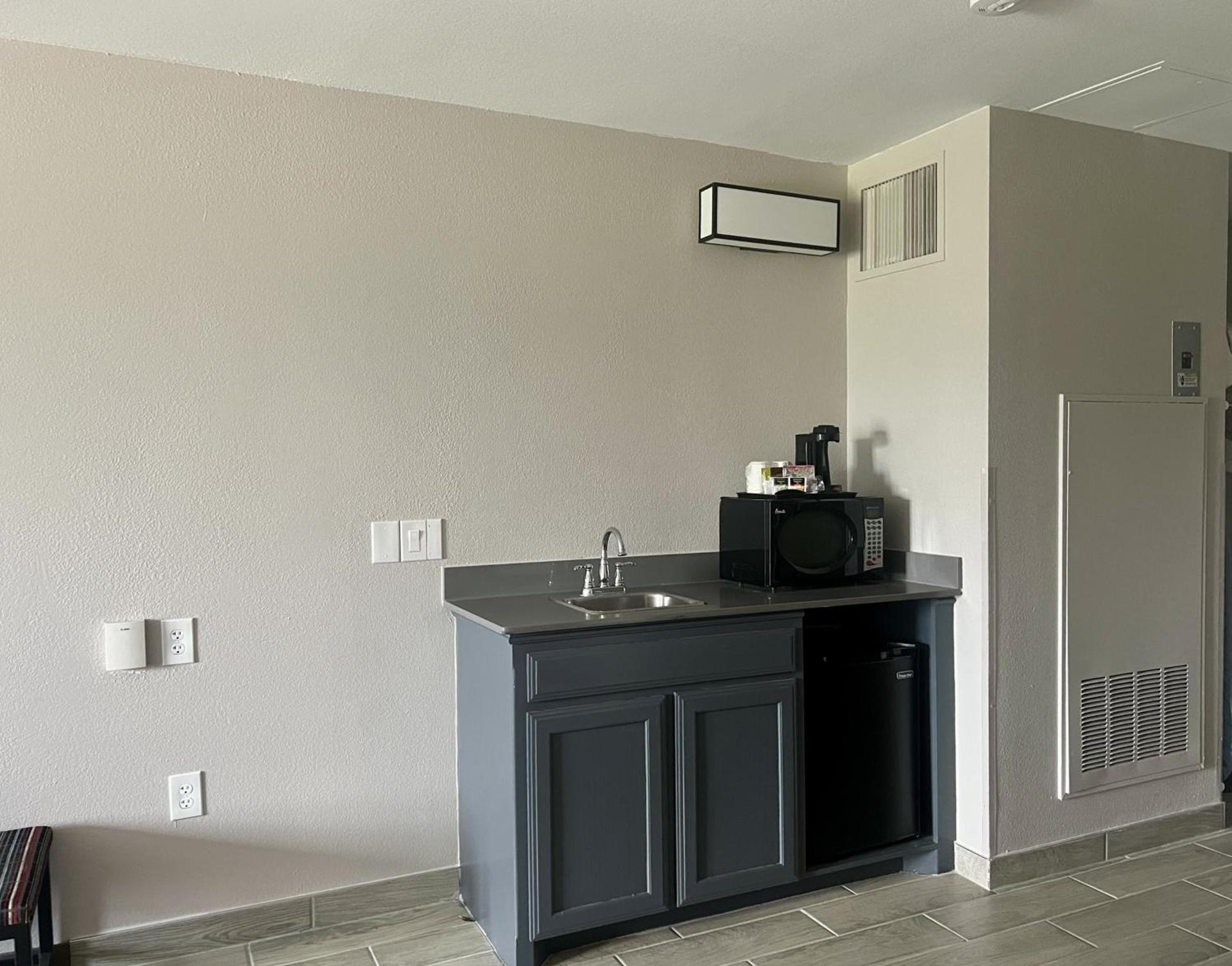 Country Inn & Suites by Radisson, Fort Worth, TX photo 25