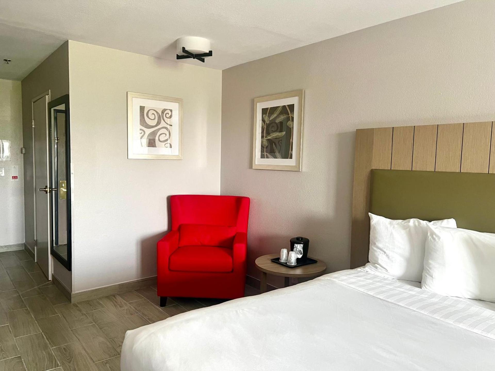 Country Inn & Suites by Radisson, Fort Worth, TX photo 21