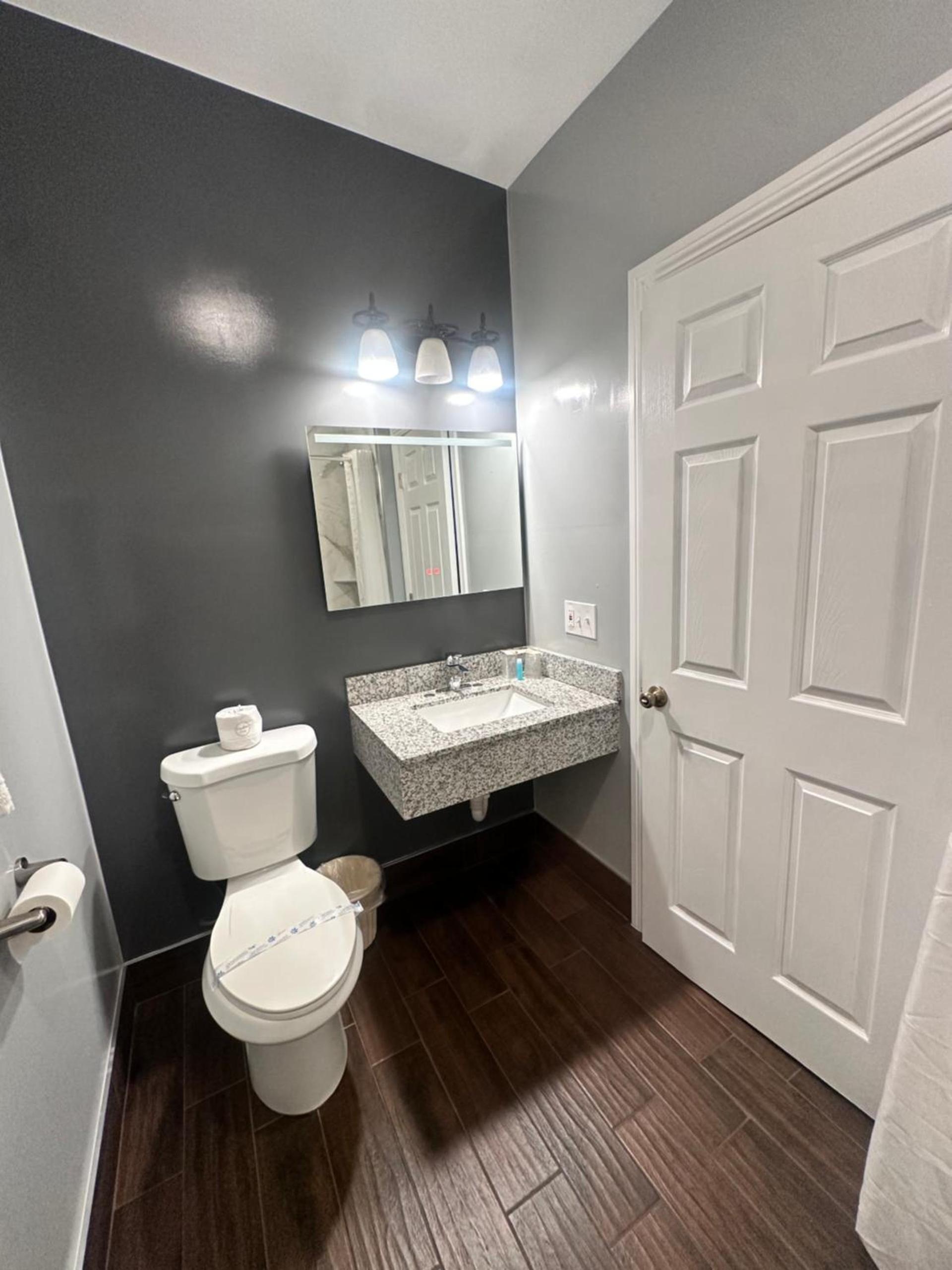 Travelers INN photo 8