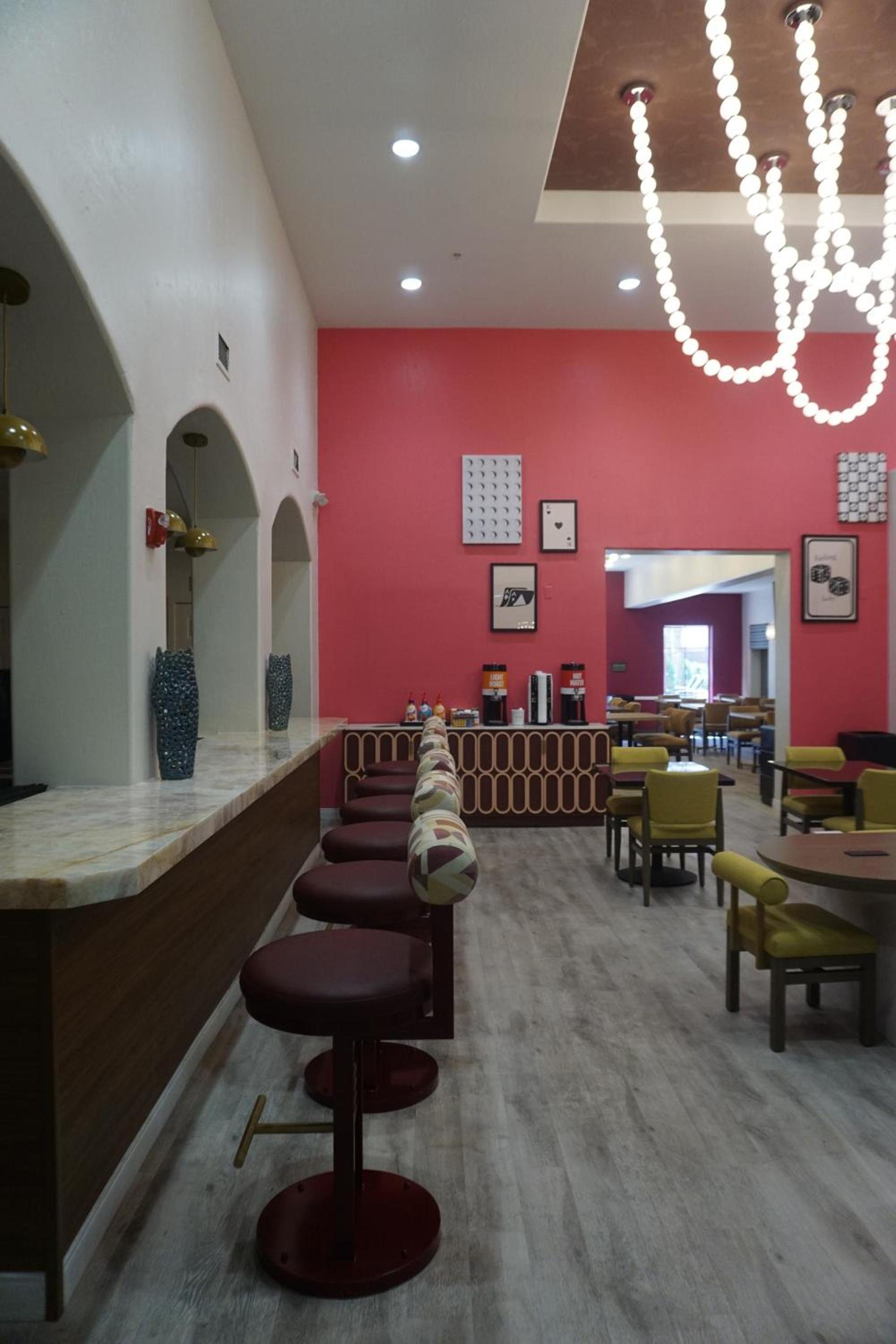 Hampton Inn Tropicana photo 9