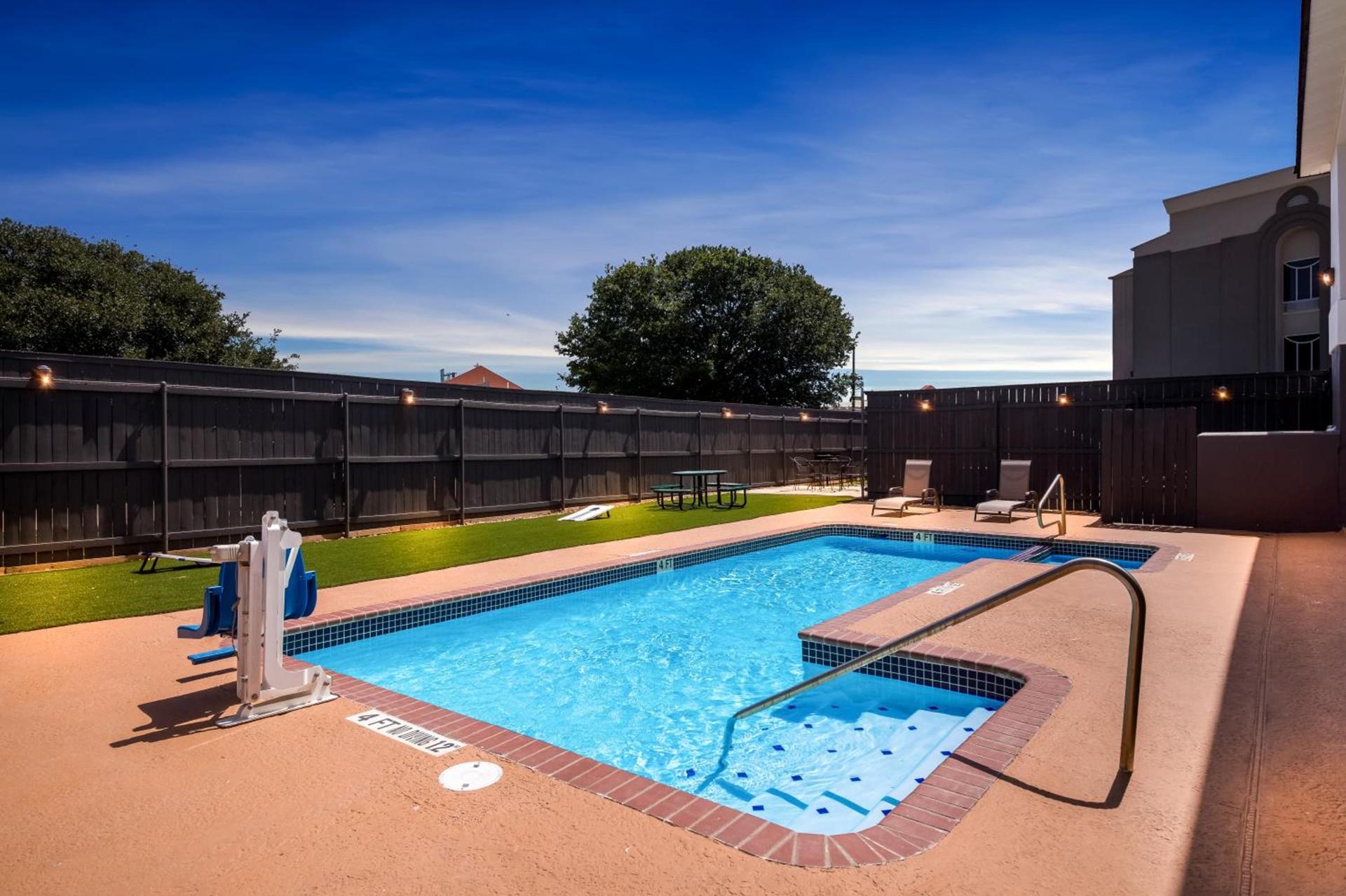 Quality Inn Bastrop photo 56