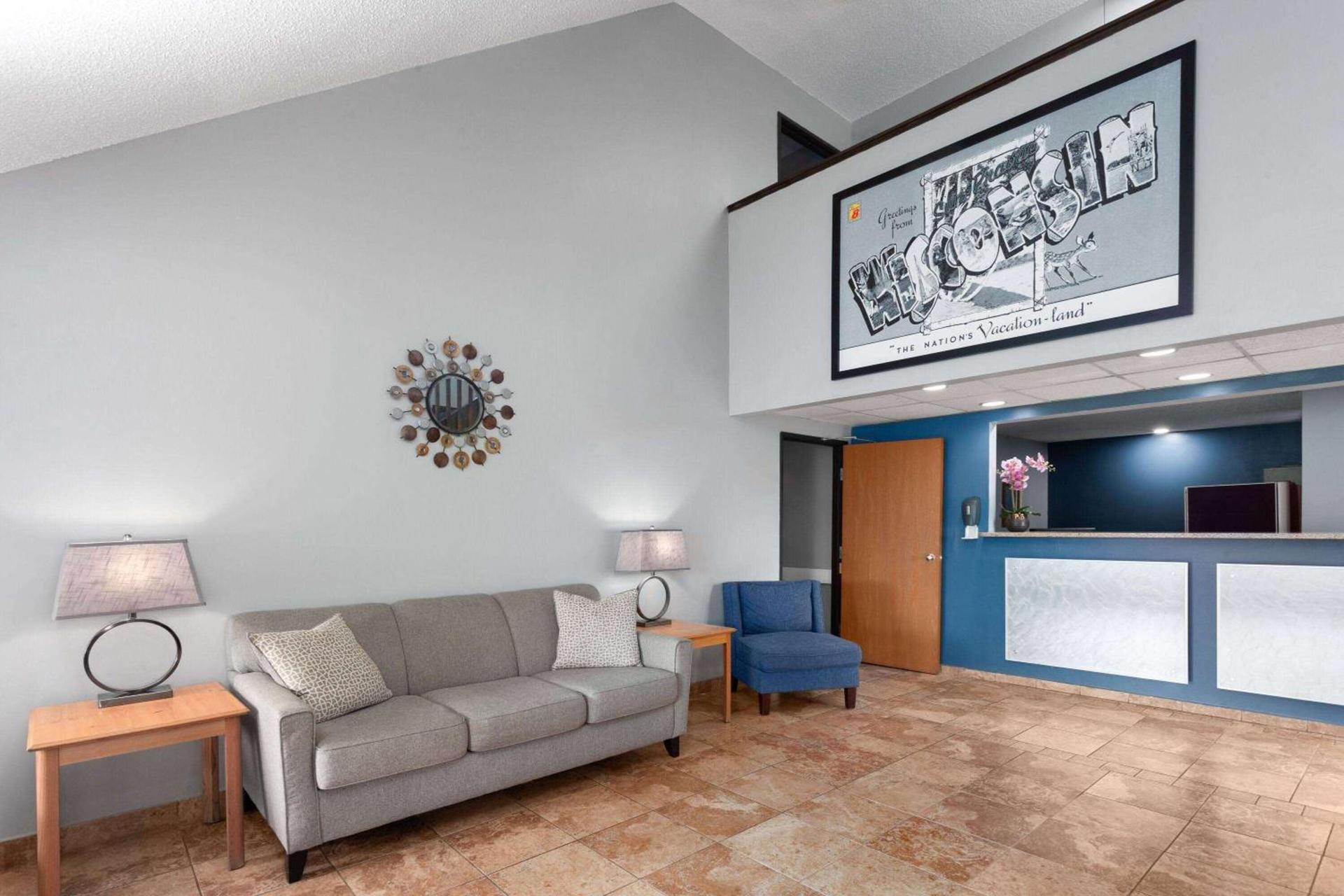 Super 8 by Wyndham Sun Prairie/Madison E photo 16
