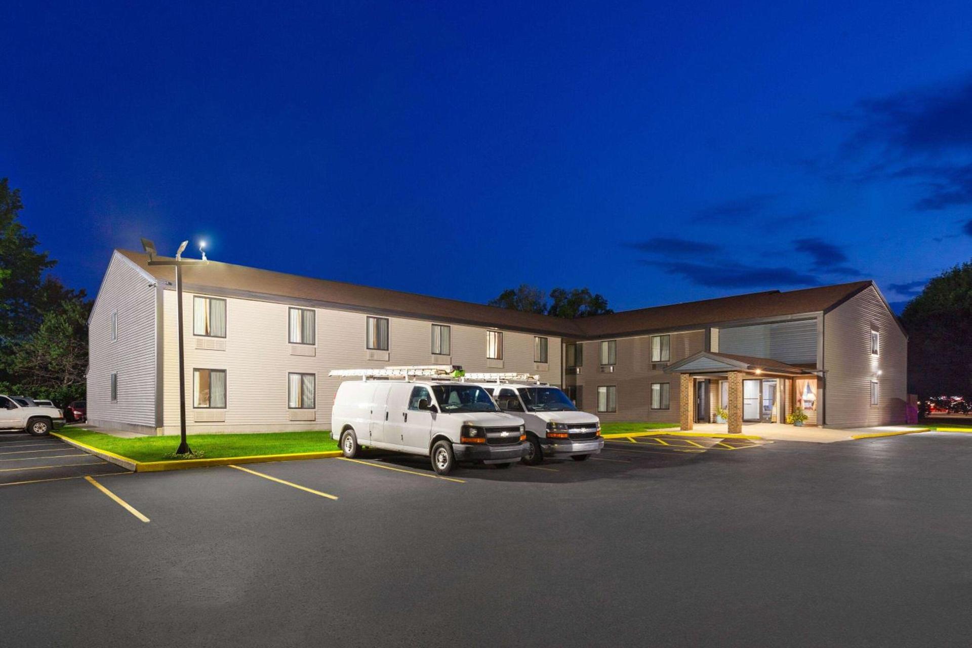 Super 8 by Wyndham Sun Prairie/Madison E photo 15