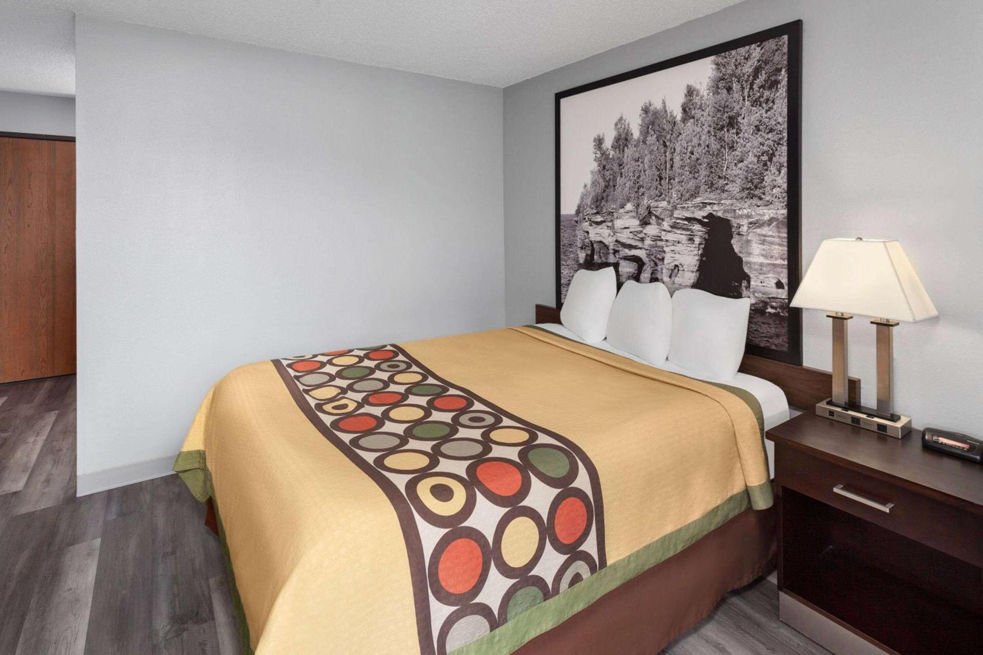 Super 8 by Wyndham Sun Prairie/Madison E photo 19