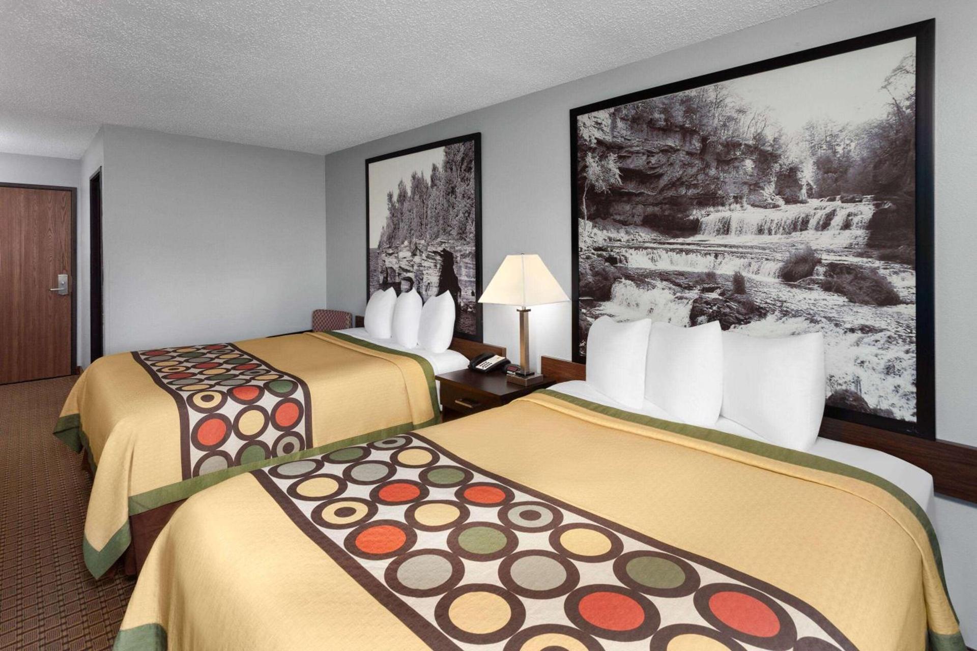 Super 8 by Wyndham Sun Prairie/Madison E photo 21