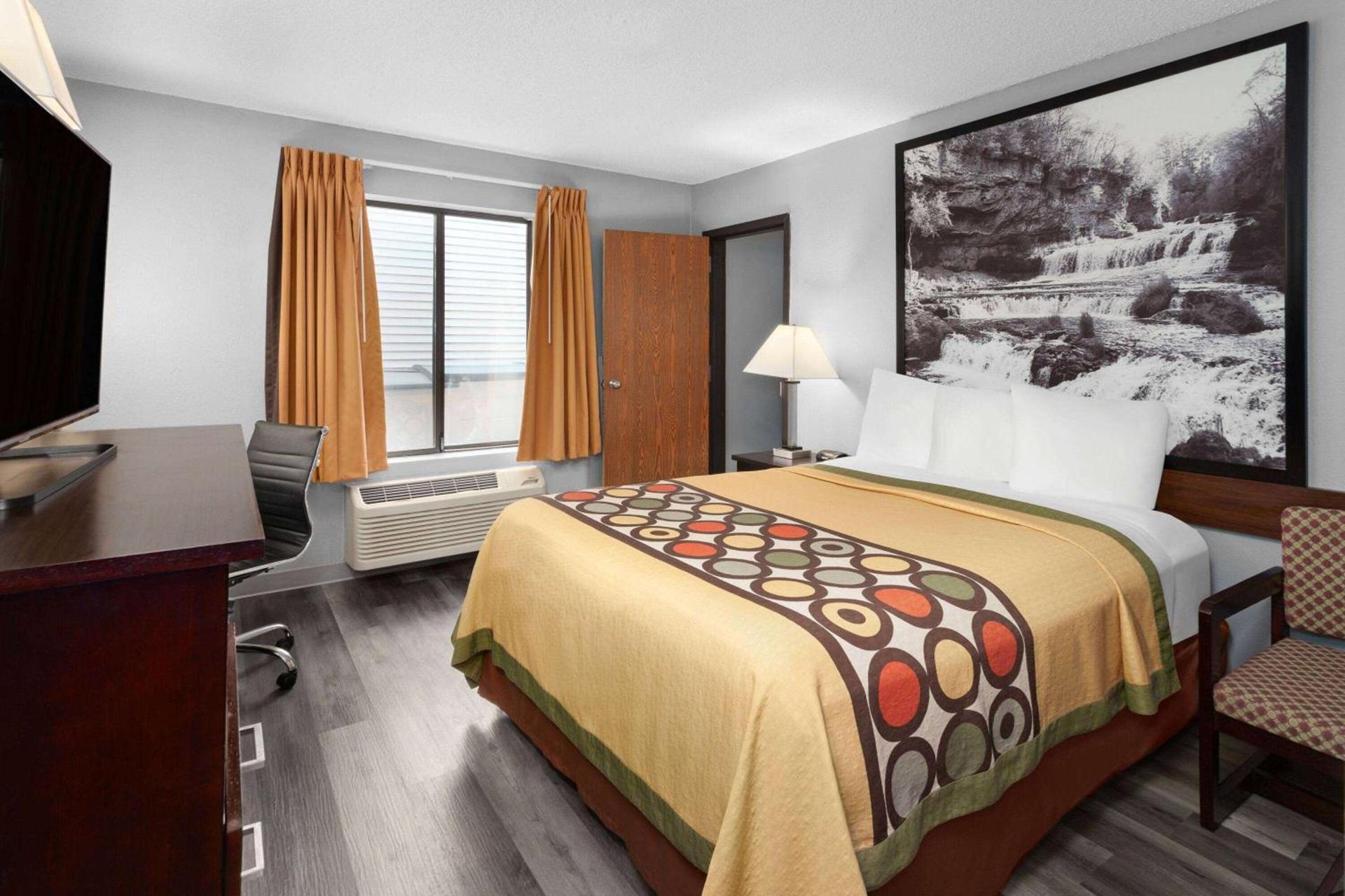 Super 8 by Wyndham Sun Prairie/Madison E photo 28