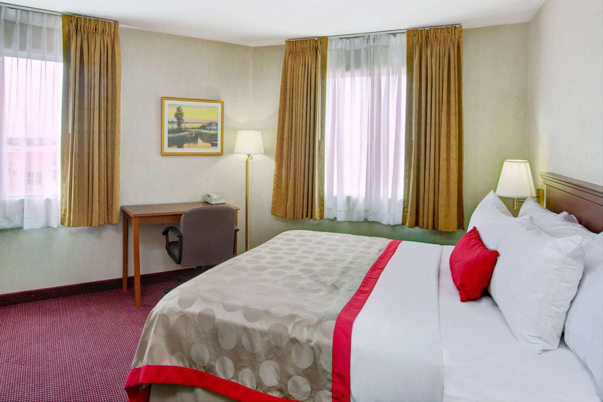 Ramada by Wyndham Hawthorne/LAX photo 9