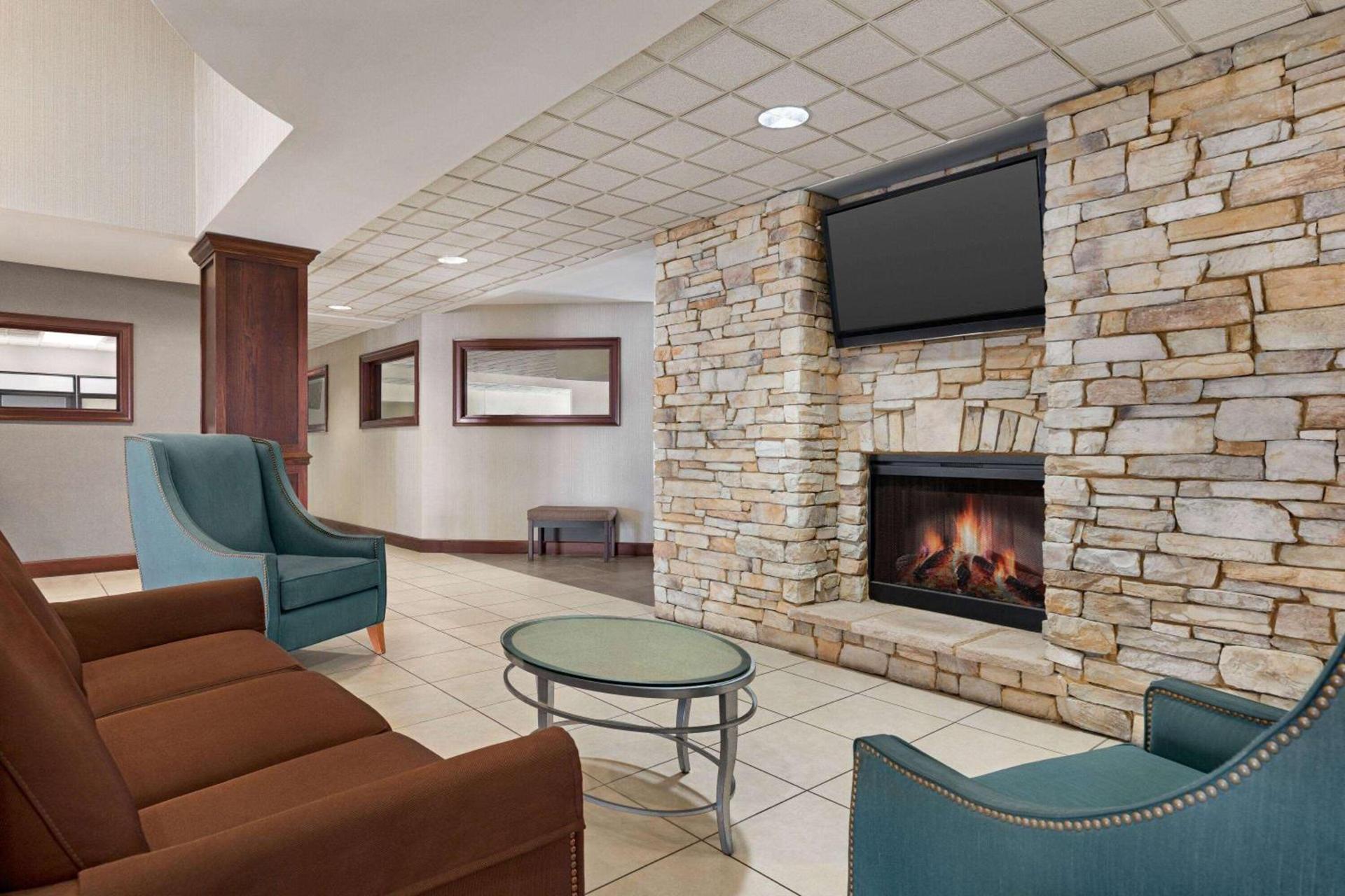 Wingate By Wyndham Southport photo 3