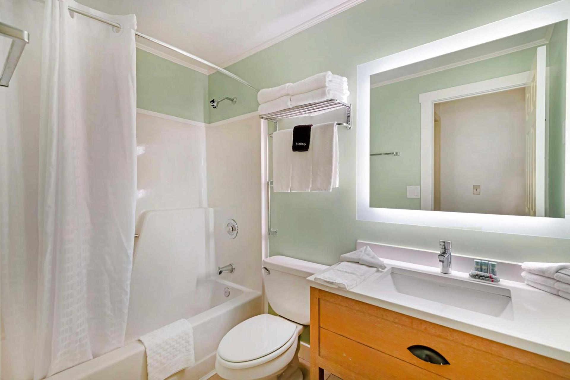 Best Western Inn & Suites Rutland-Killington photo 18