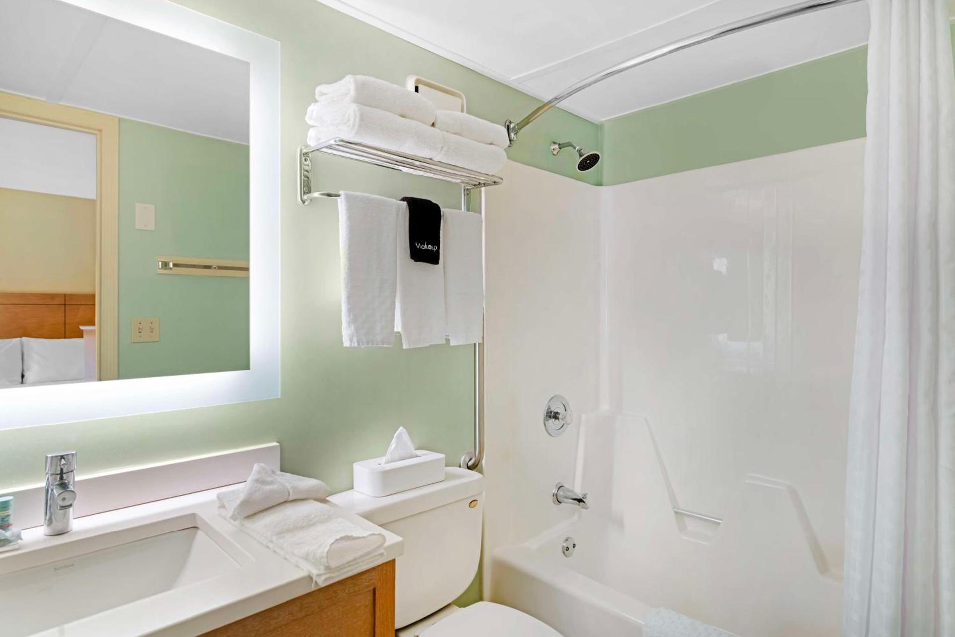Best Western Inn & Suites Rutland-Killington photo 25