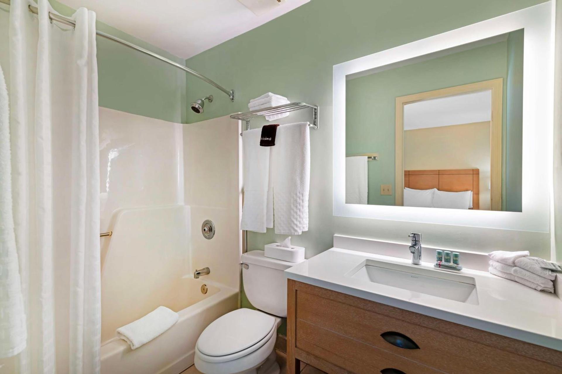 Best Western Inn & Suites Rutland-Killington photo 30
