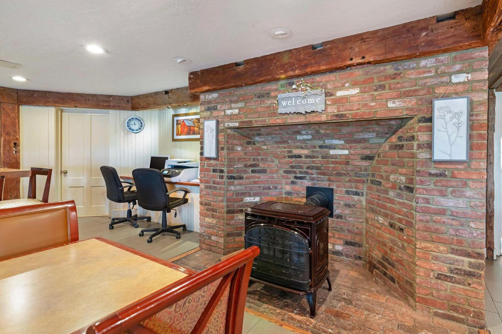 Best Western Inn & Suites Rutland-Killington photo 35