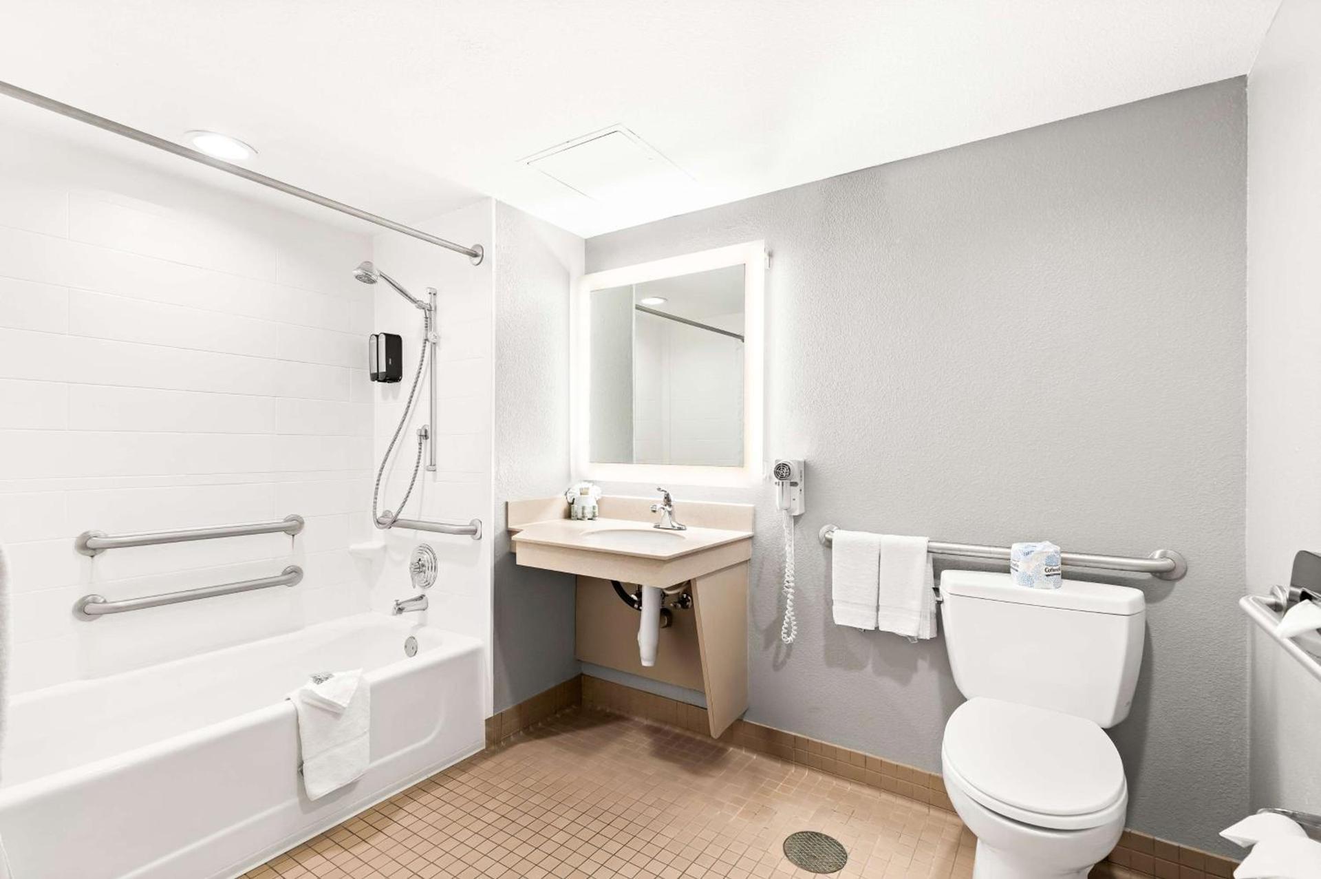 Best Western Yacht Harbor Hotel photo 28