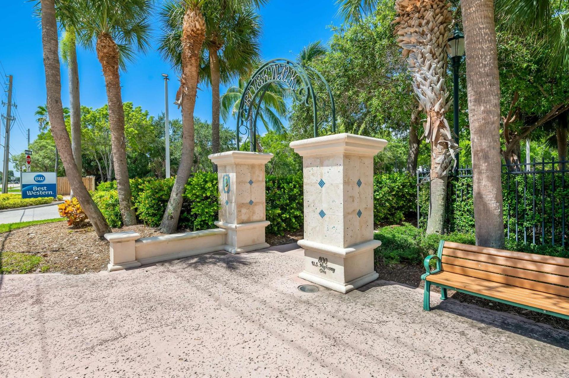 Best Western Intracoastal Inn photo 9