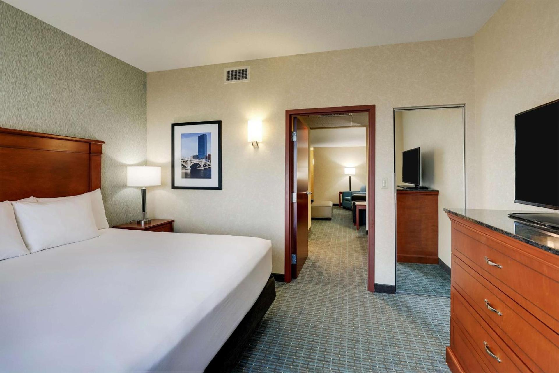 Drury Inn & Suites Grand Rapids photo 20