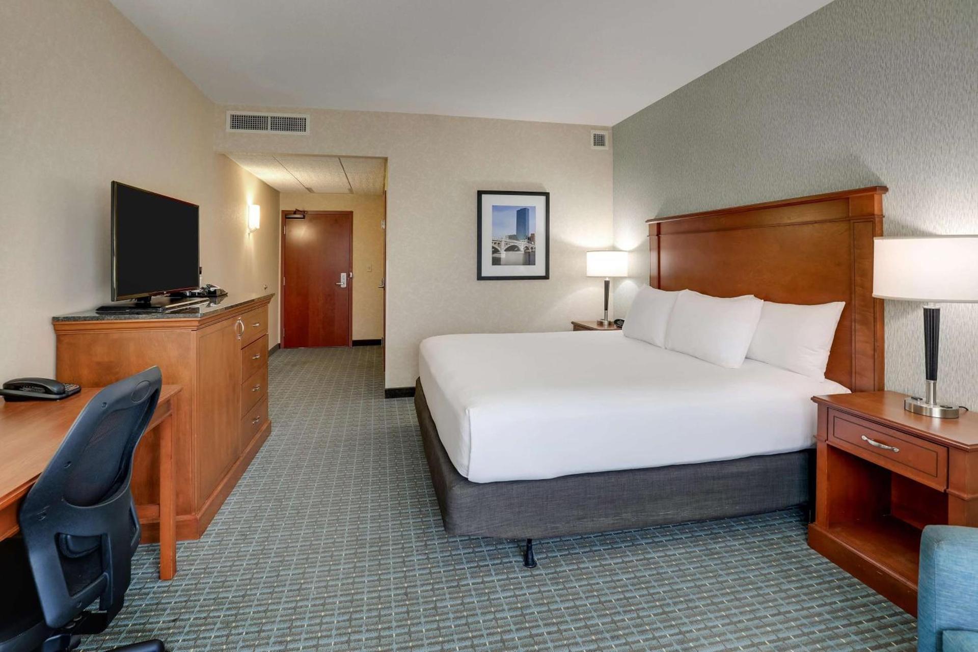 Drury Inn & Suites Grand Rapids photo 28