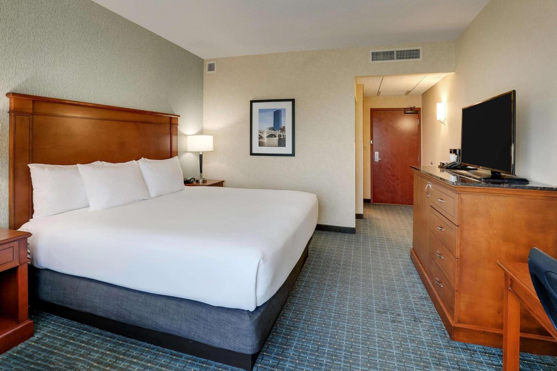 Drury Inn & Suites Grand Rapids photo 26