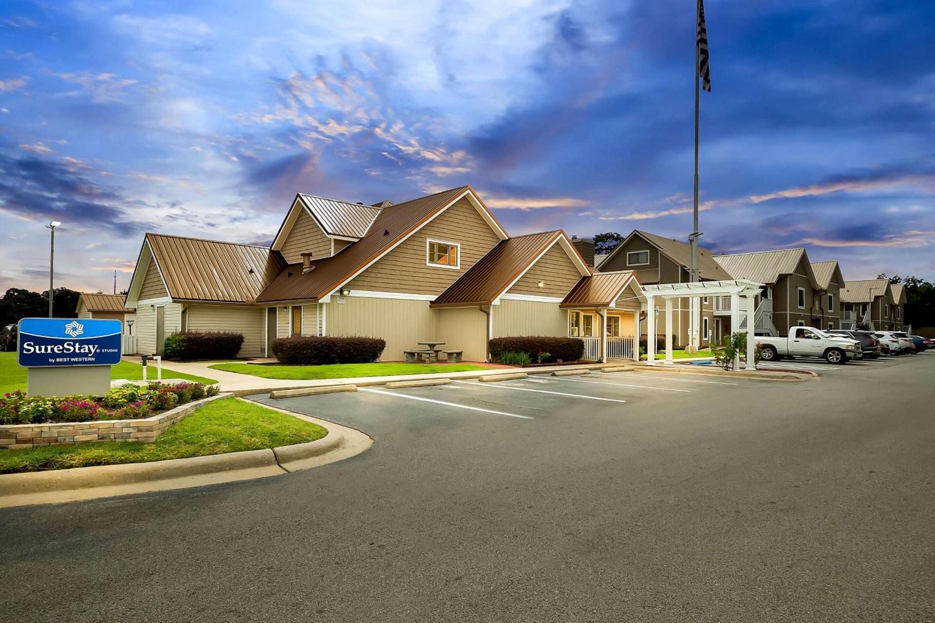 SureStay Studio by Best Western Pensacola photo 1
