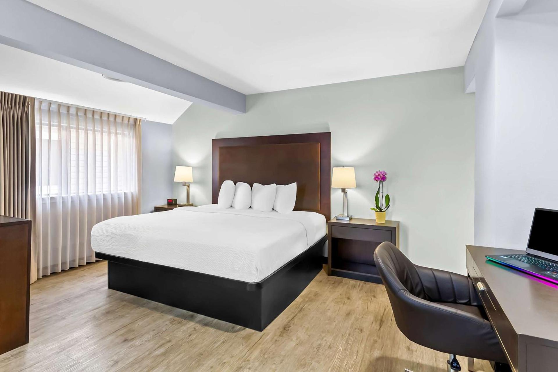 SureStay Studio by Best Western Pensacola photo 2