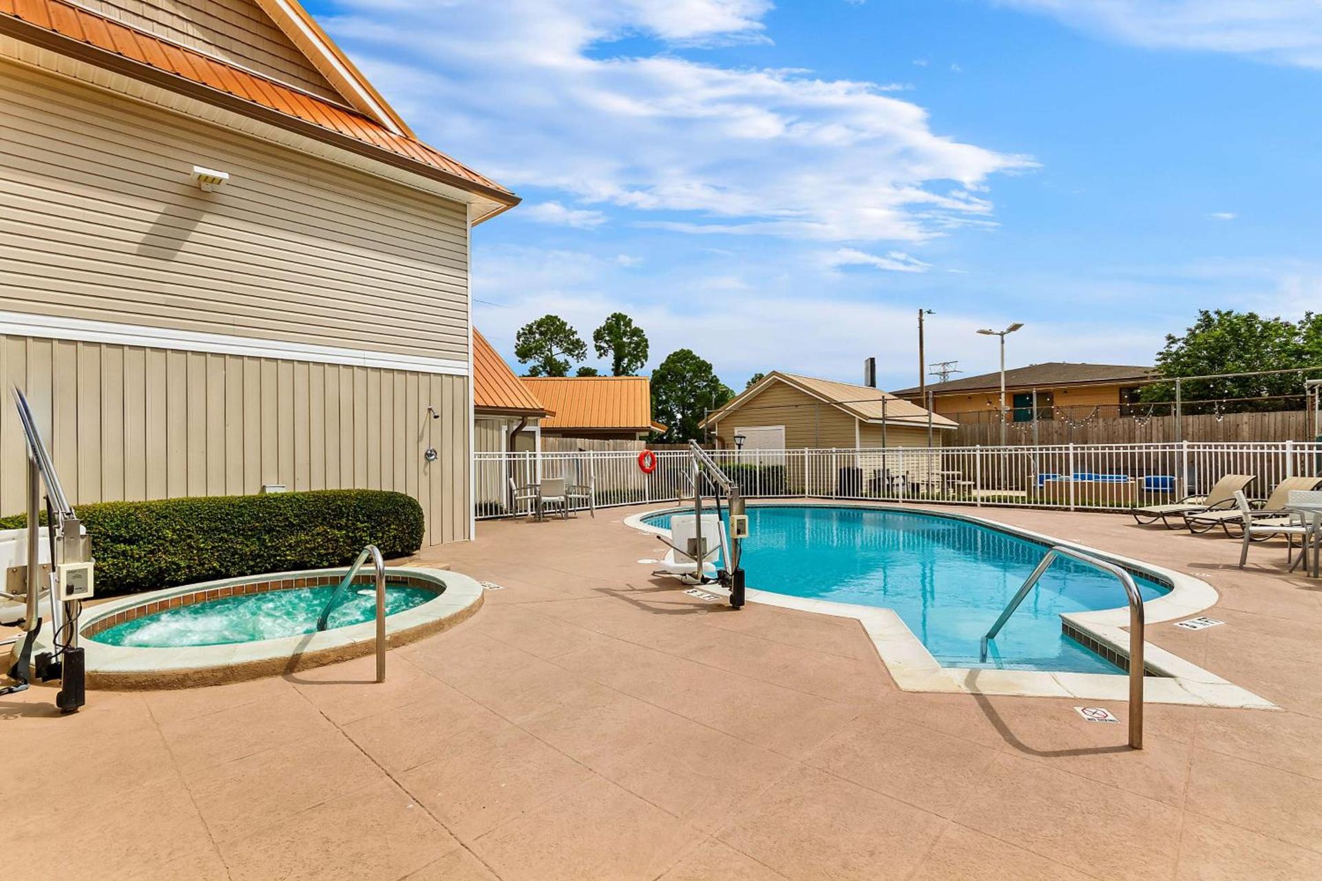 SureStay Studio by Best Western Pensacola photo 4