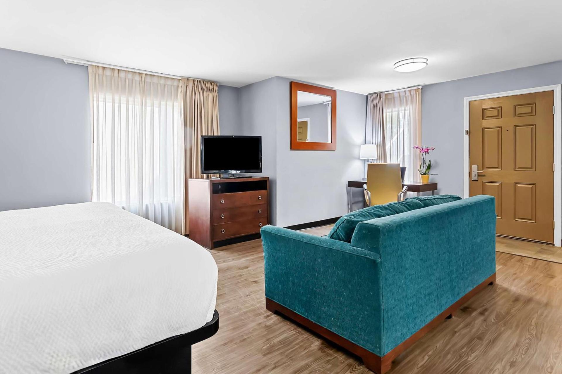 SureStay Studio by Best Western Pensacola photo 12