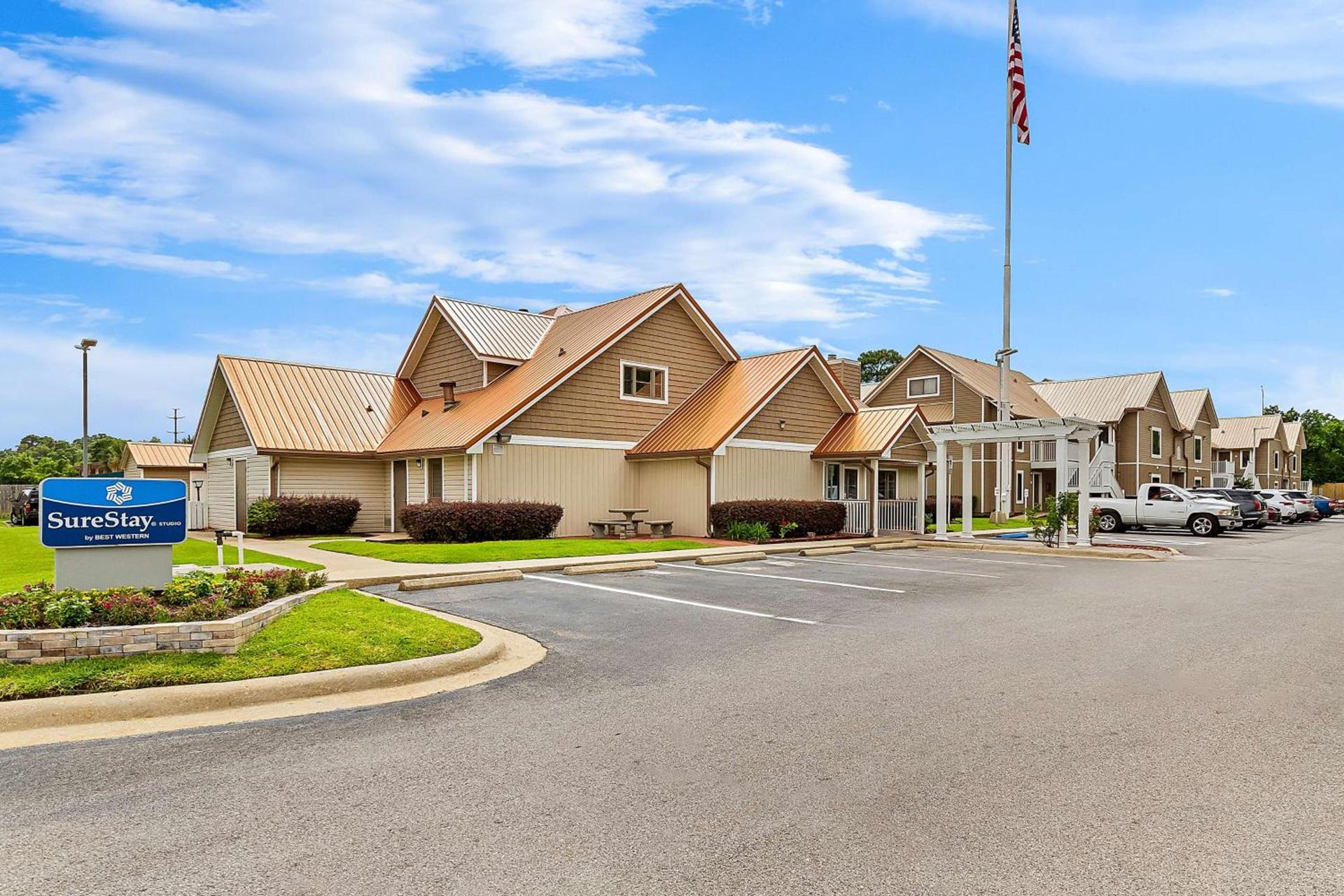 SureStay Studio by Best Western Pensacola photo 11