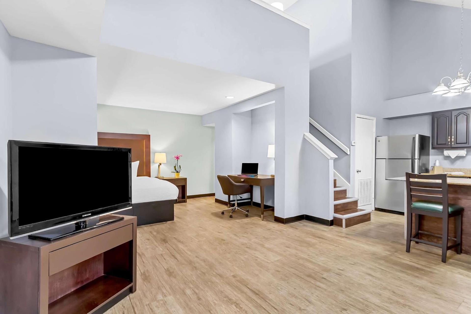 SureStay Studio by Best Western Pensacola photo 14