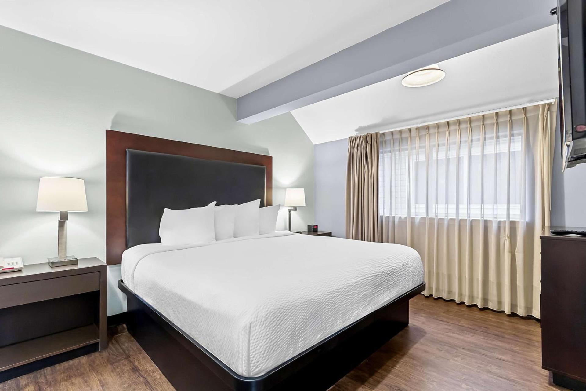 SureStay Studio by Best Western Pensacola photo 19