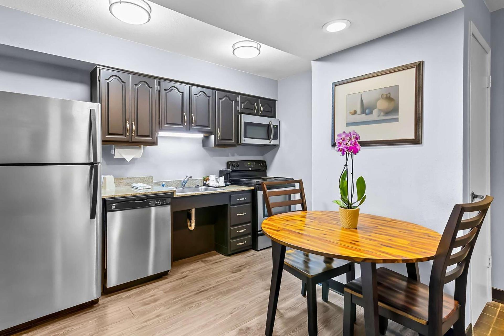 SureStay Studio by Best Western Pensacola photo 25