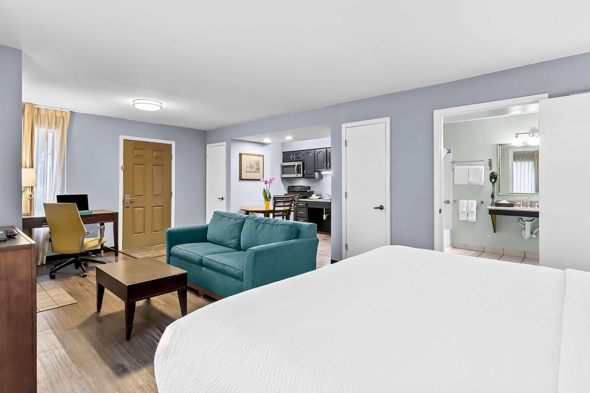 SureStay Studio by Best Western Pensacola photo 32