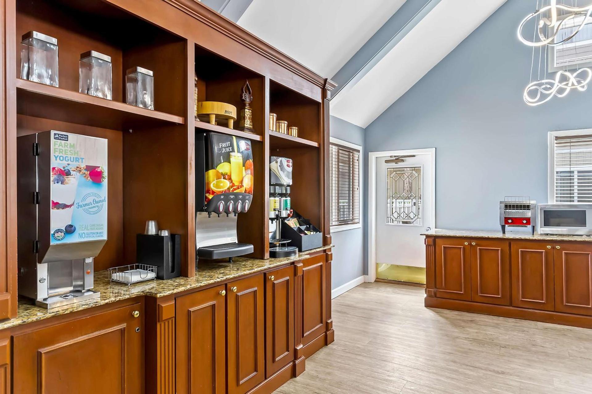 SureStay Studio by Best Western Pensacola photo 41