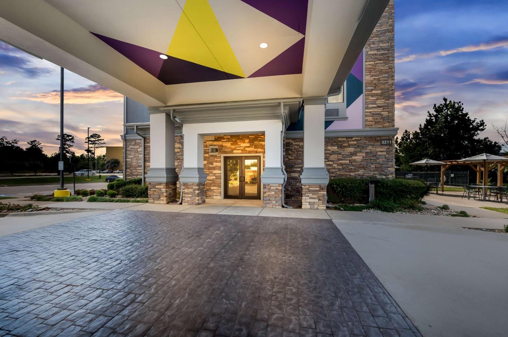Spark By Hilton Longview photo 4