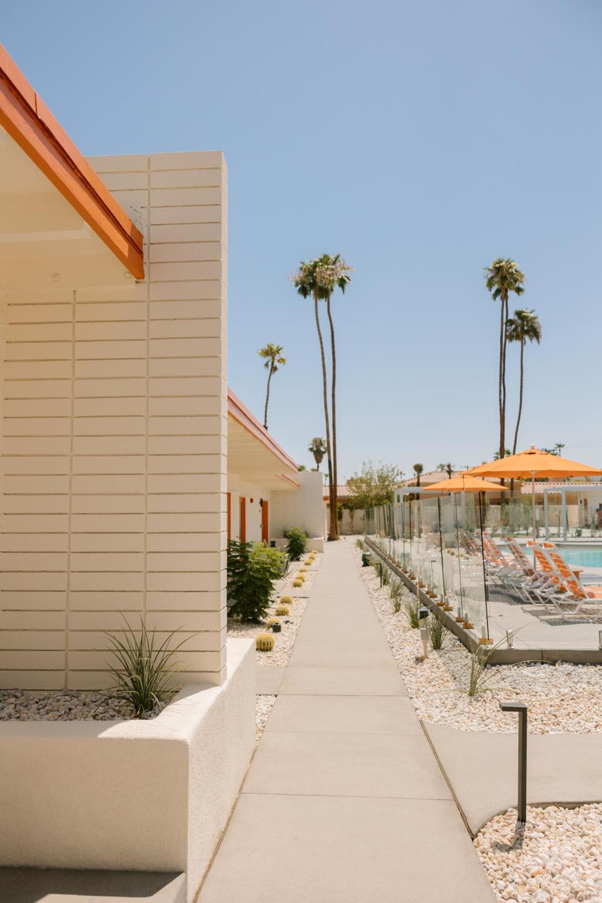 Mojave Resort - Adults Only photo 22