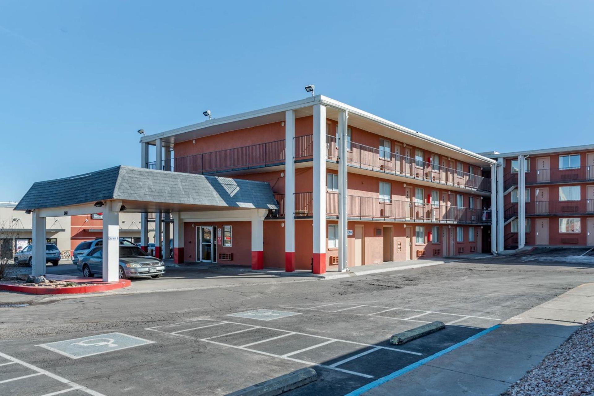 Pueblo Inn photo 1