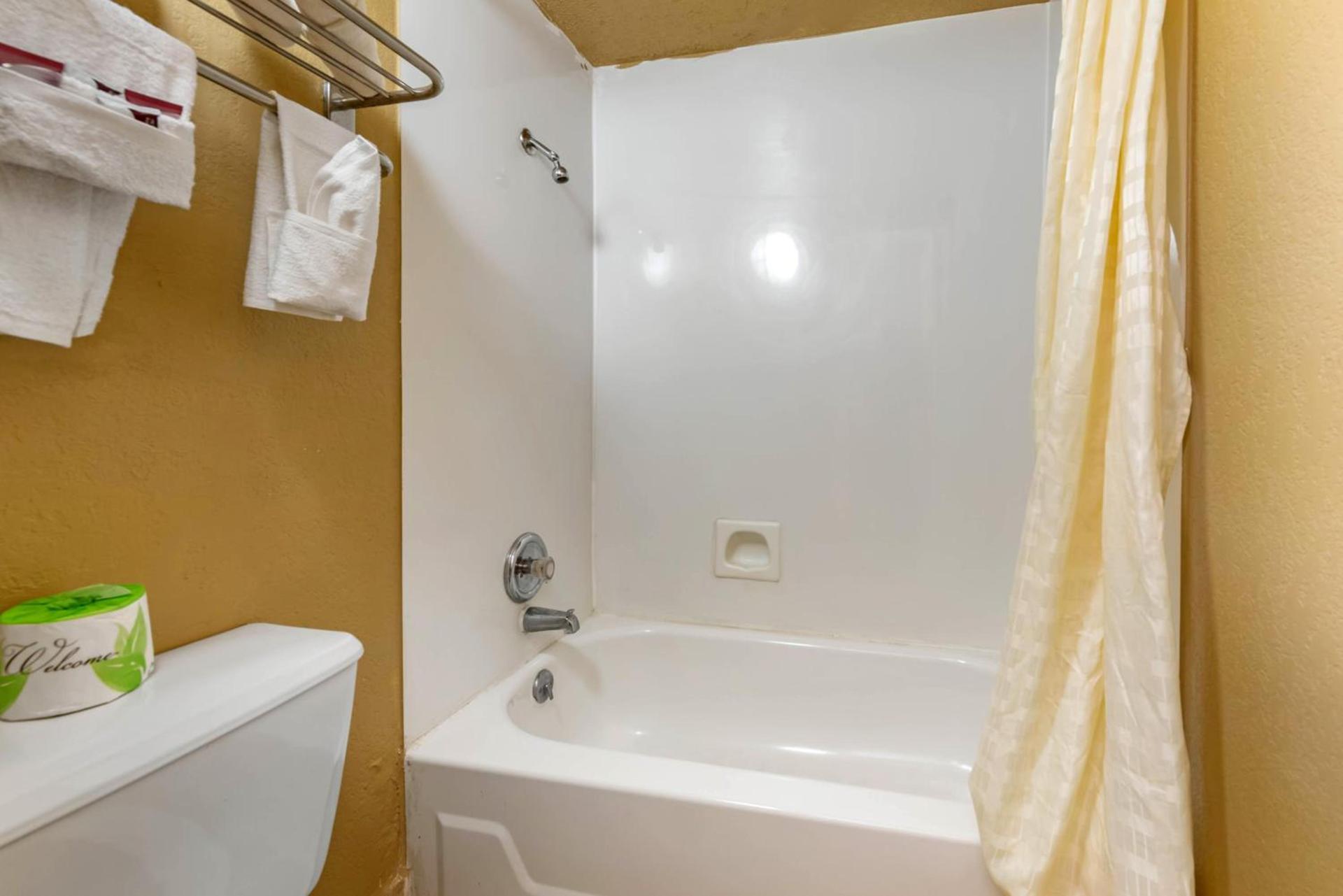 Pueblo Inn photo 8
