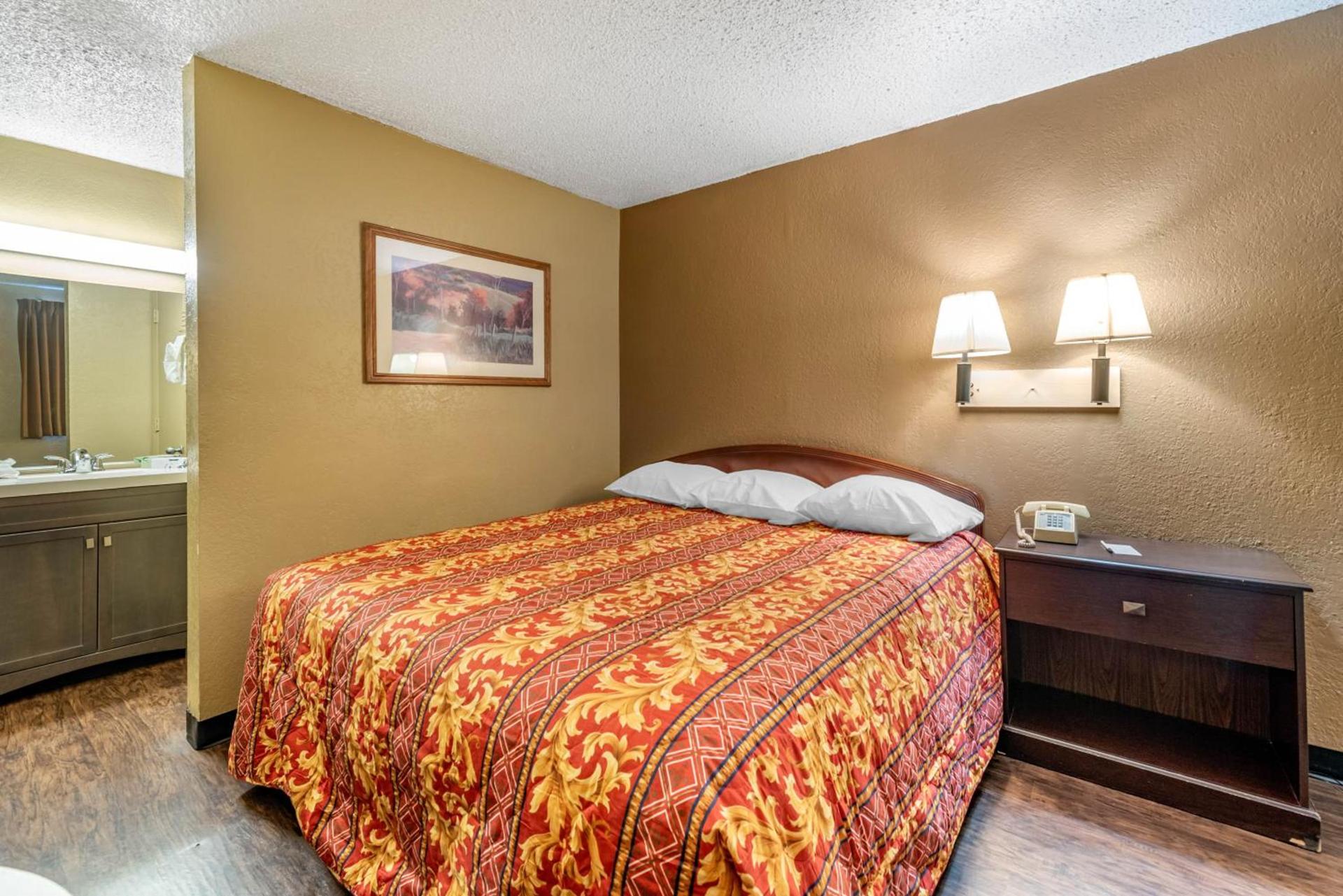 Pueblo Inn photo 3