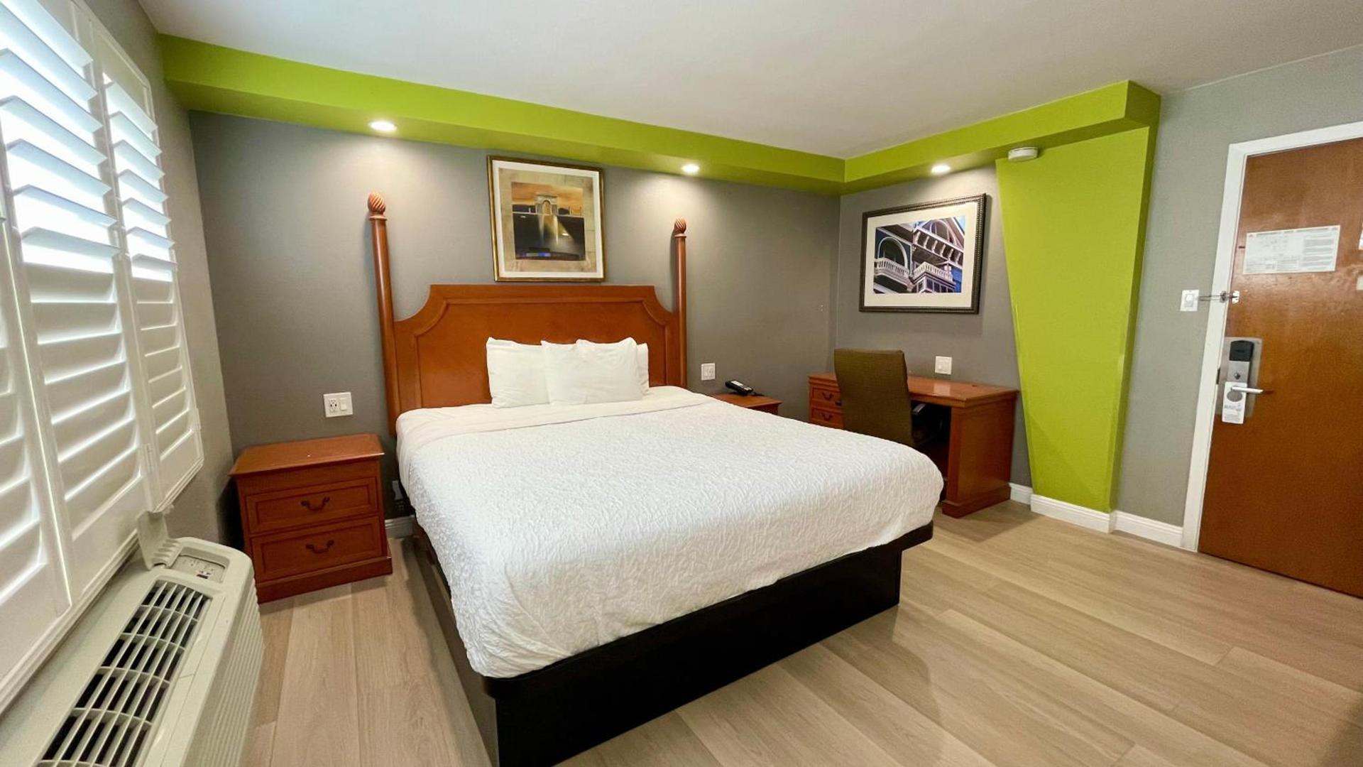 The SeaScape Inn photo 26