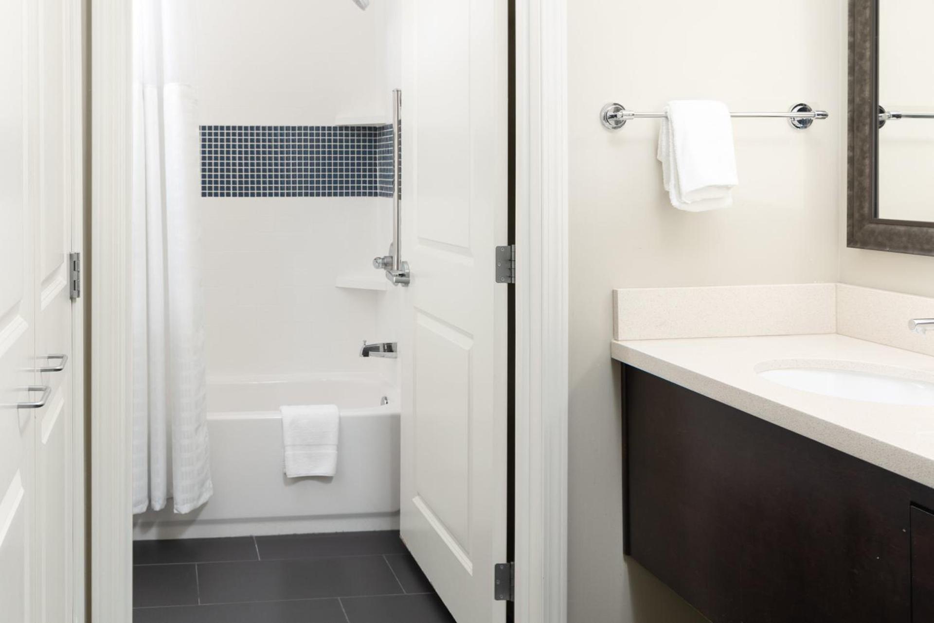 Staybridge Suites Sacramento-Folsom by IHG photo 61