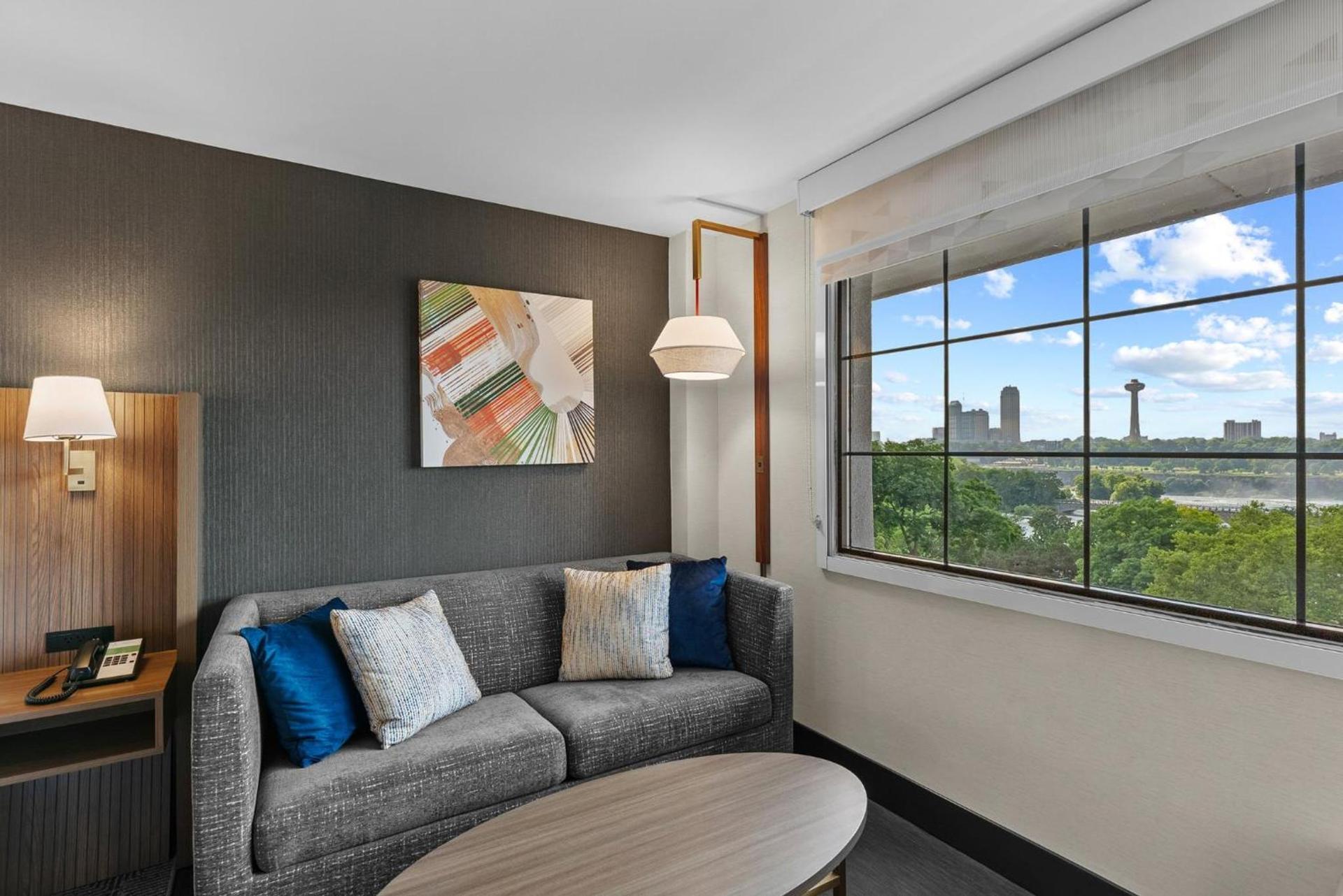 Holiday Inn Niagara Falls State Park Entry by IHG photo 54