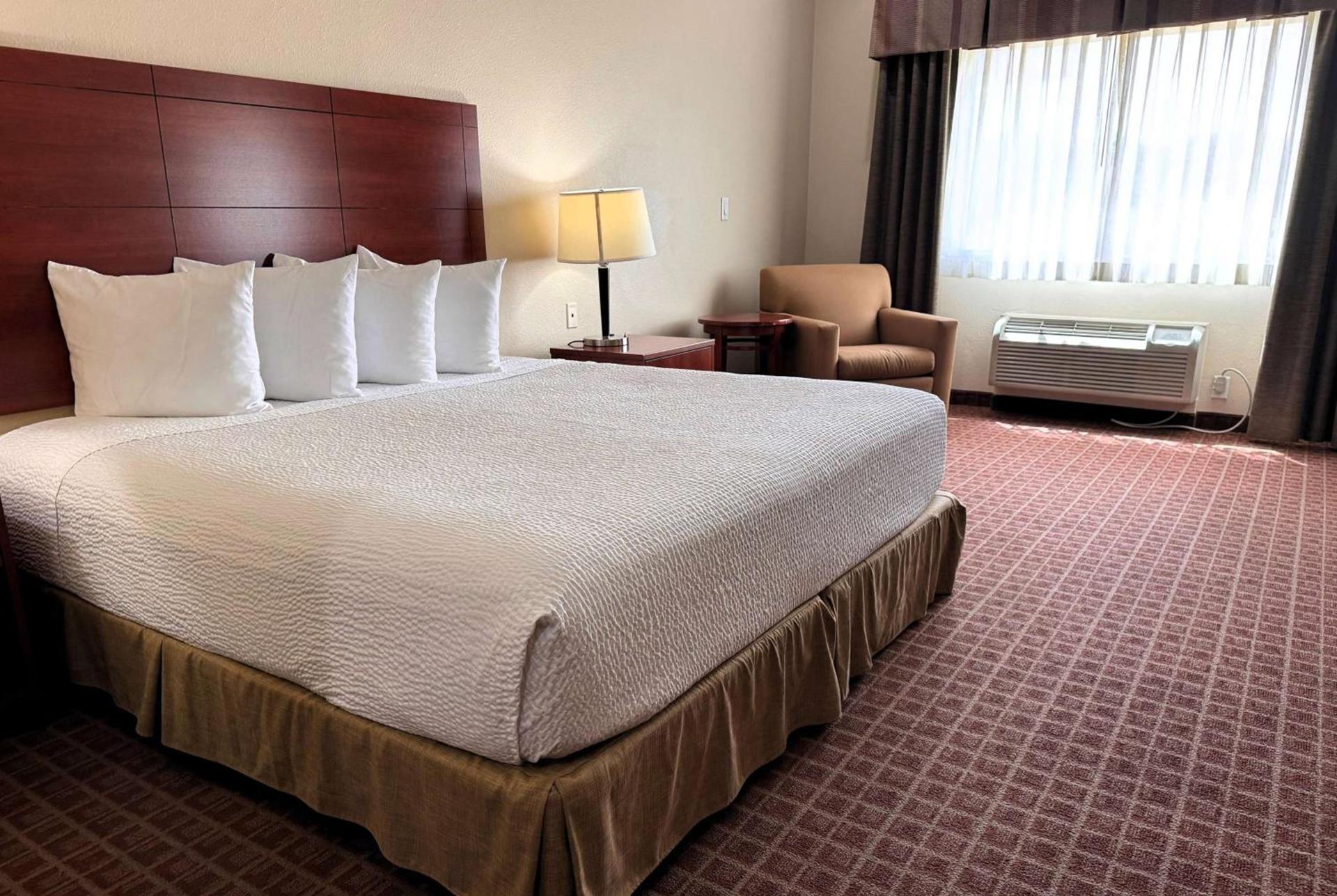 Ramada by Wyndham College Station photo 21
