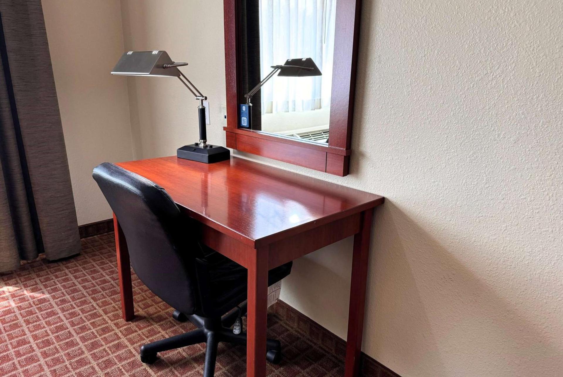 Ramada by Wyndham College Station photo 29