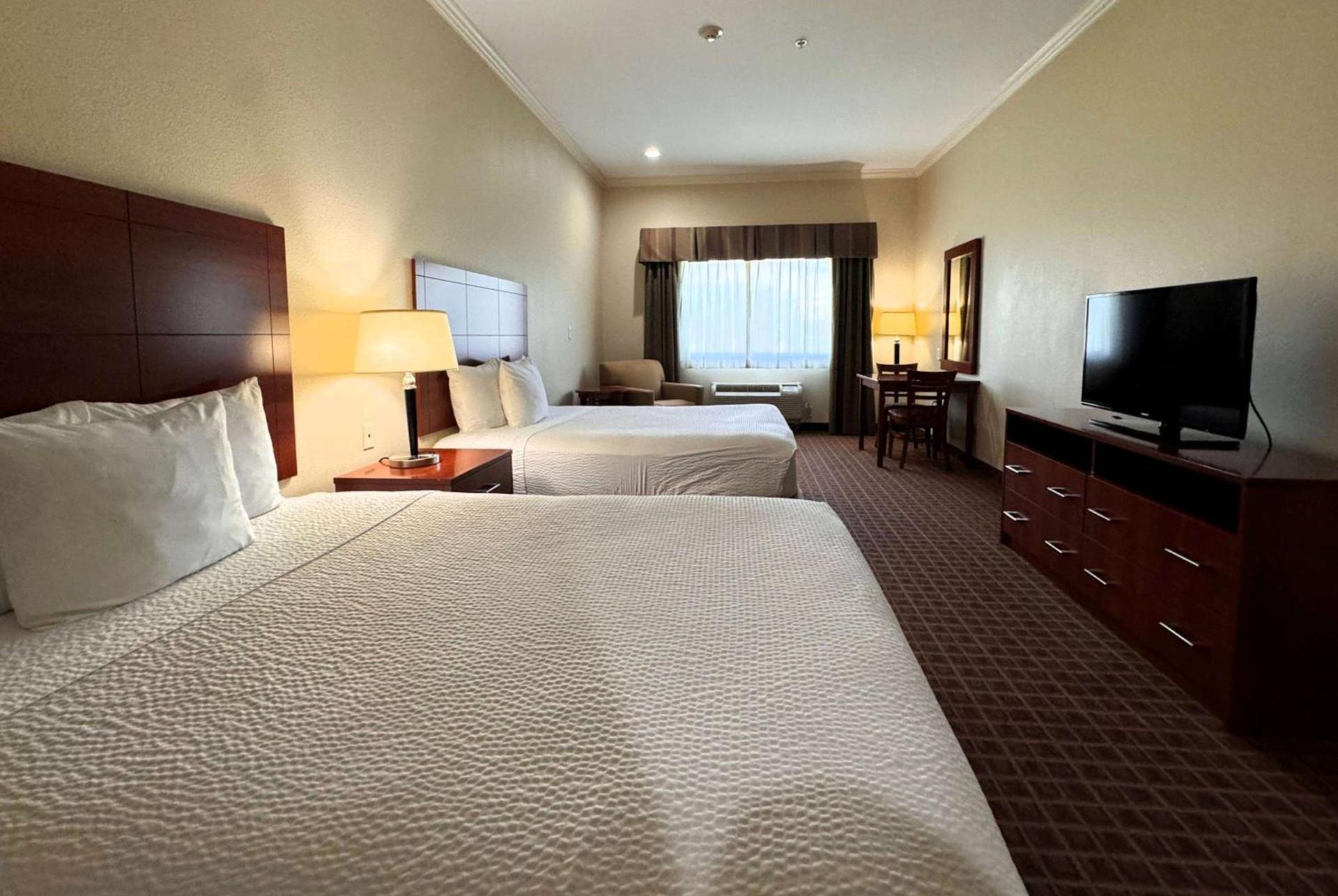 Ramada by Wyndham College Station photo 34