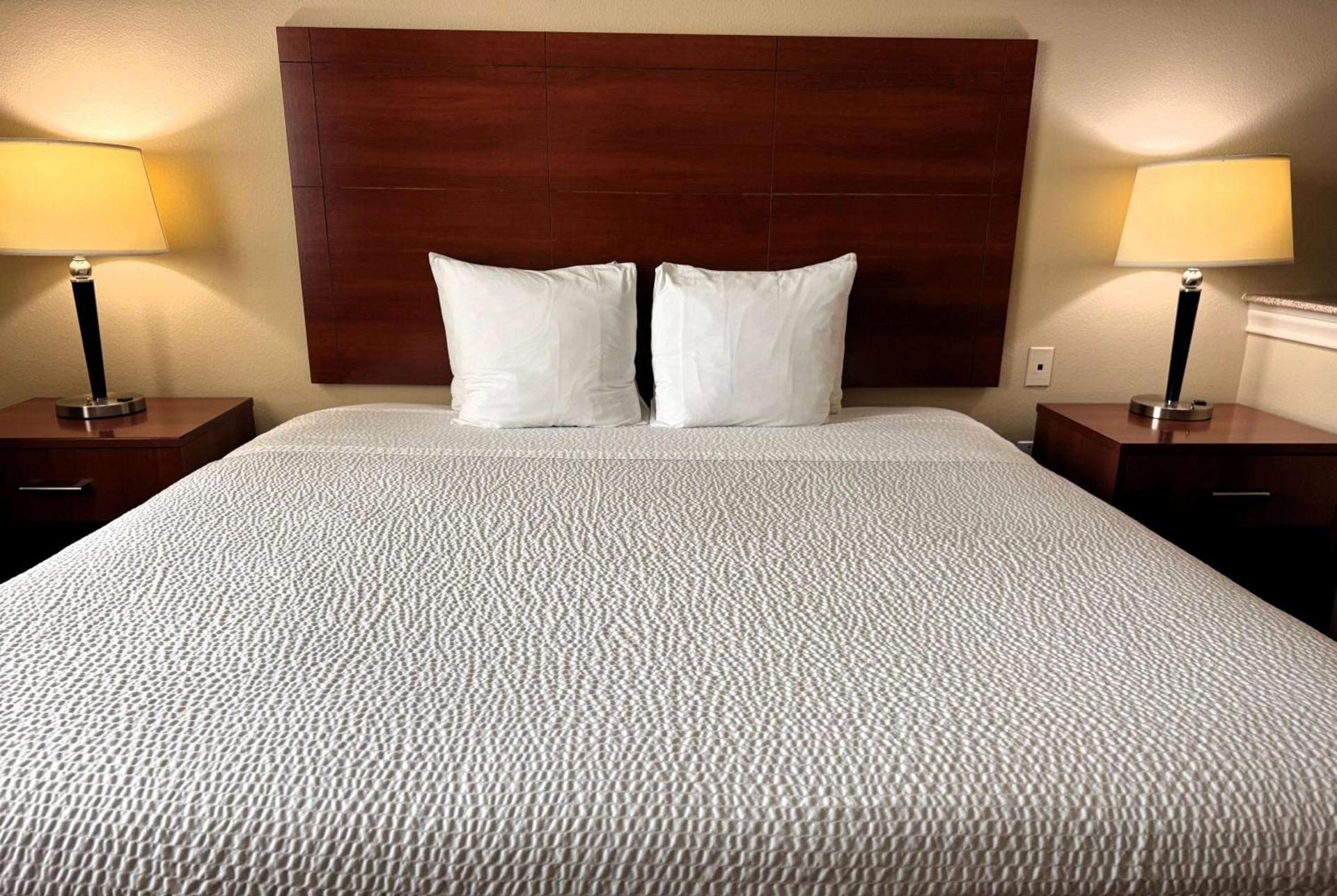 Ramada by Wyndham College Station photo 37