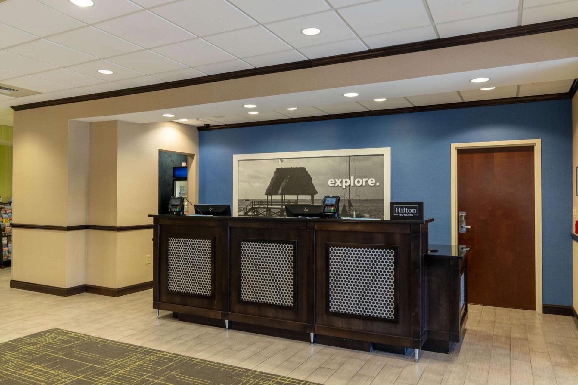 Hampton Inn Dahlgren photo 8