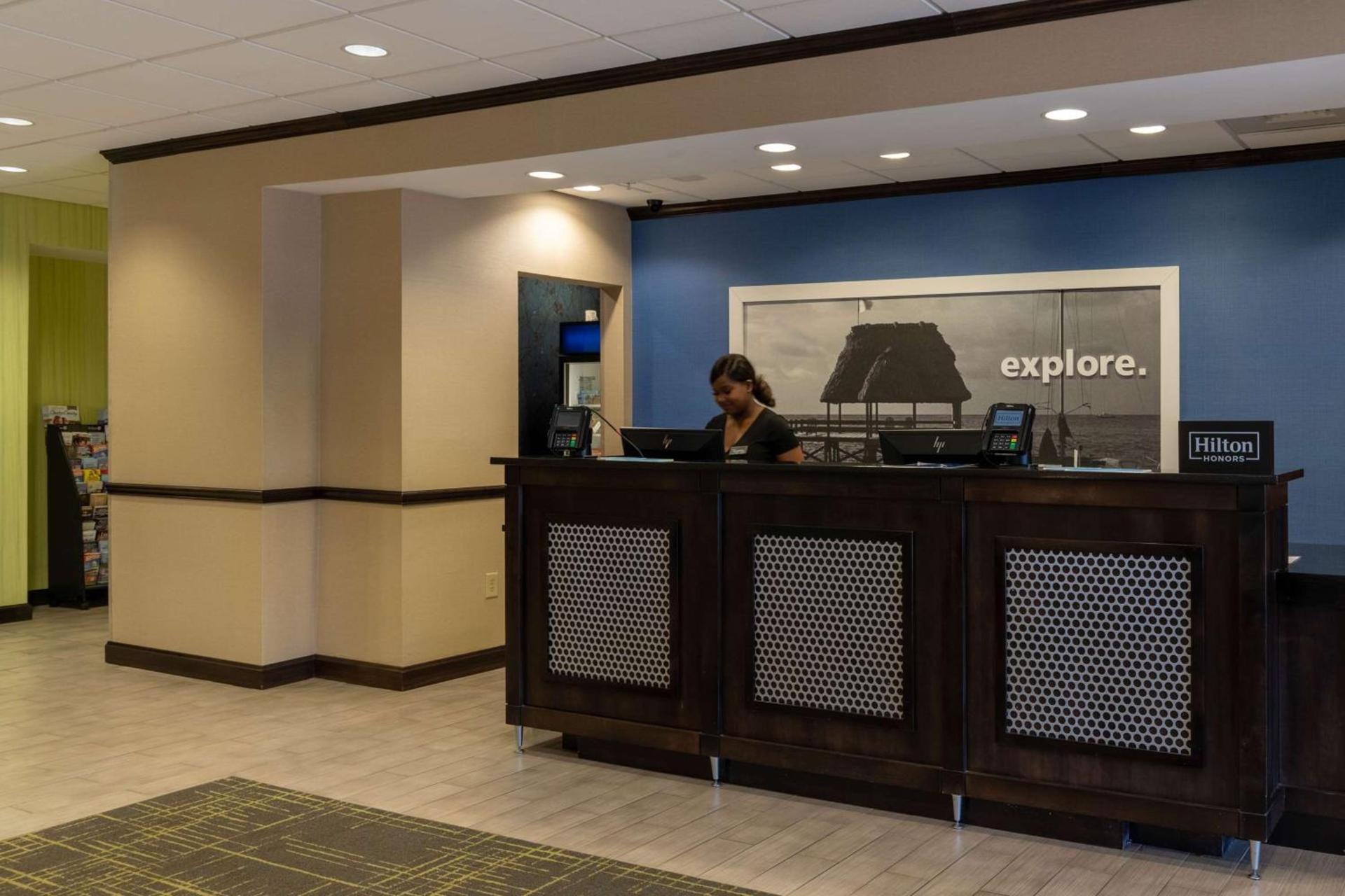 Hampton Inn Dahlgren photo 9