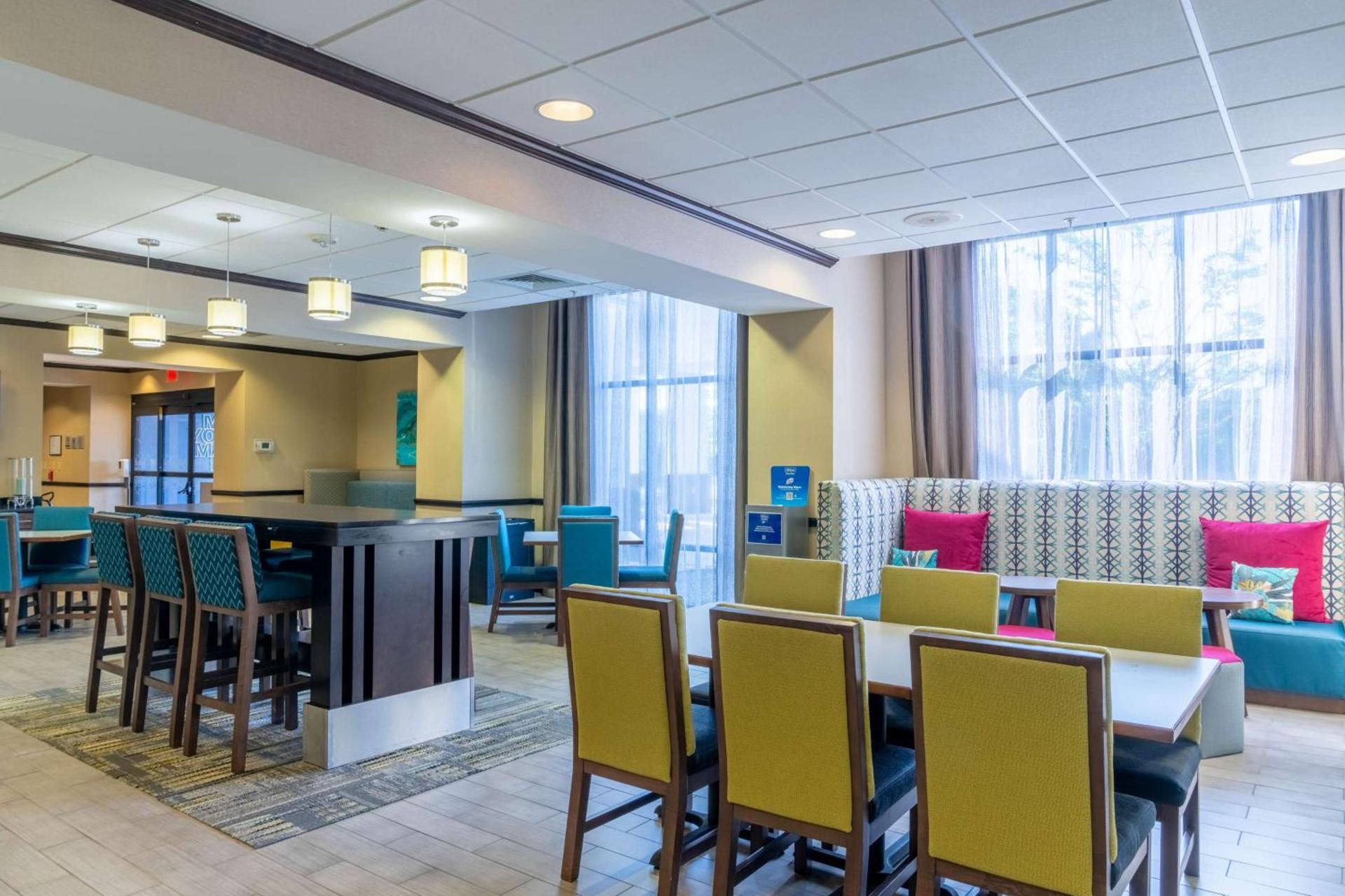 Hampton Inn Dahlgren photo 26