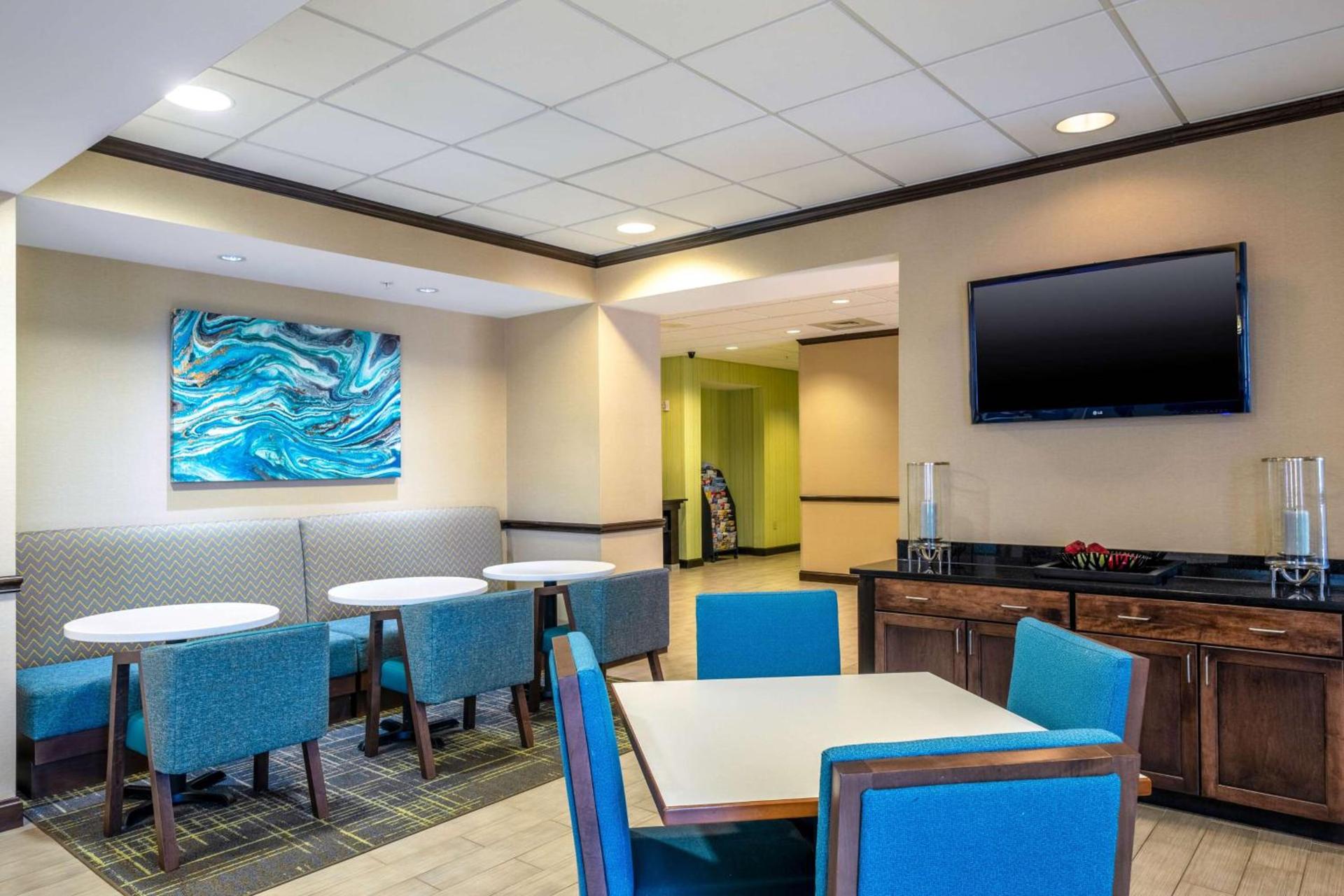 Hampton Inn Dahlgren photo 29