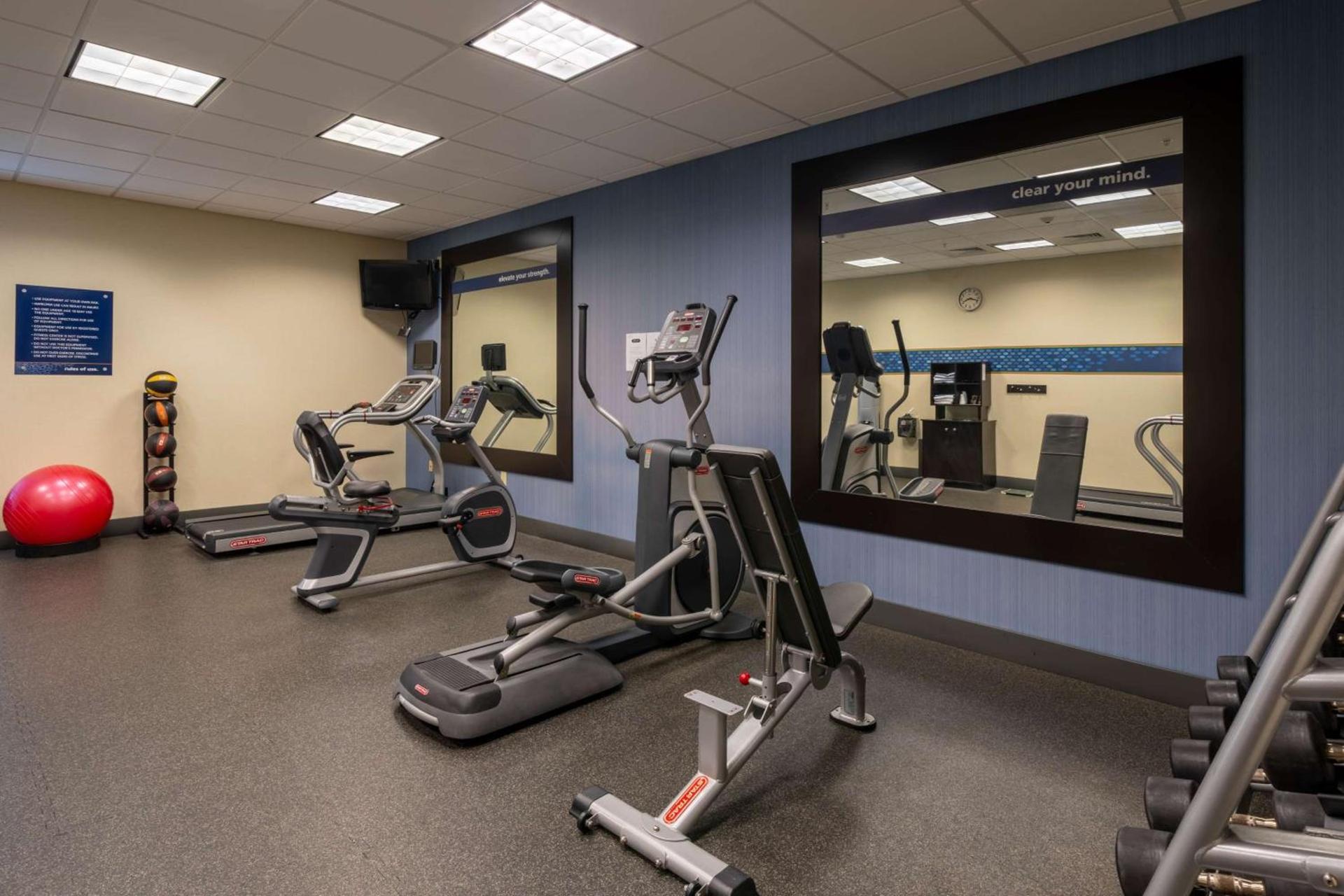 Hampton Inn Dahlgren photo 35