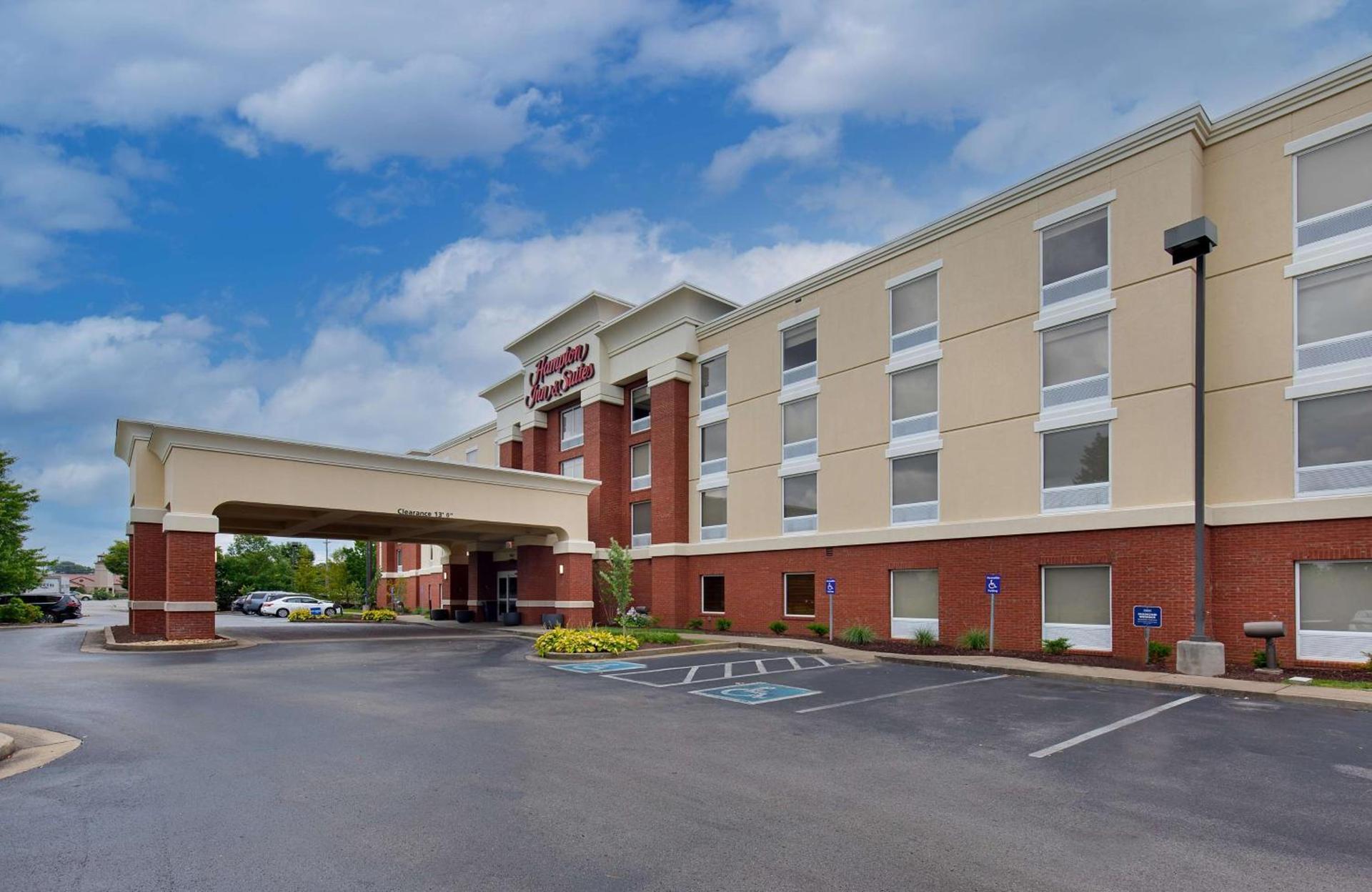 Hampton Inn & Suites Murfreesboro photo 1